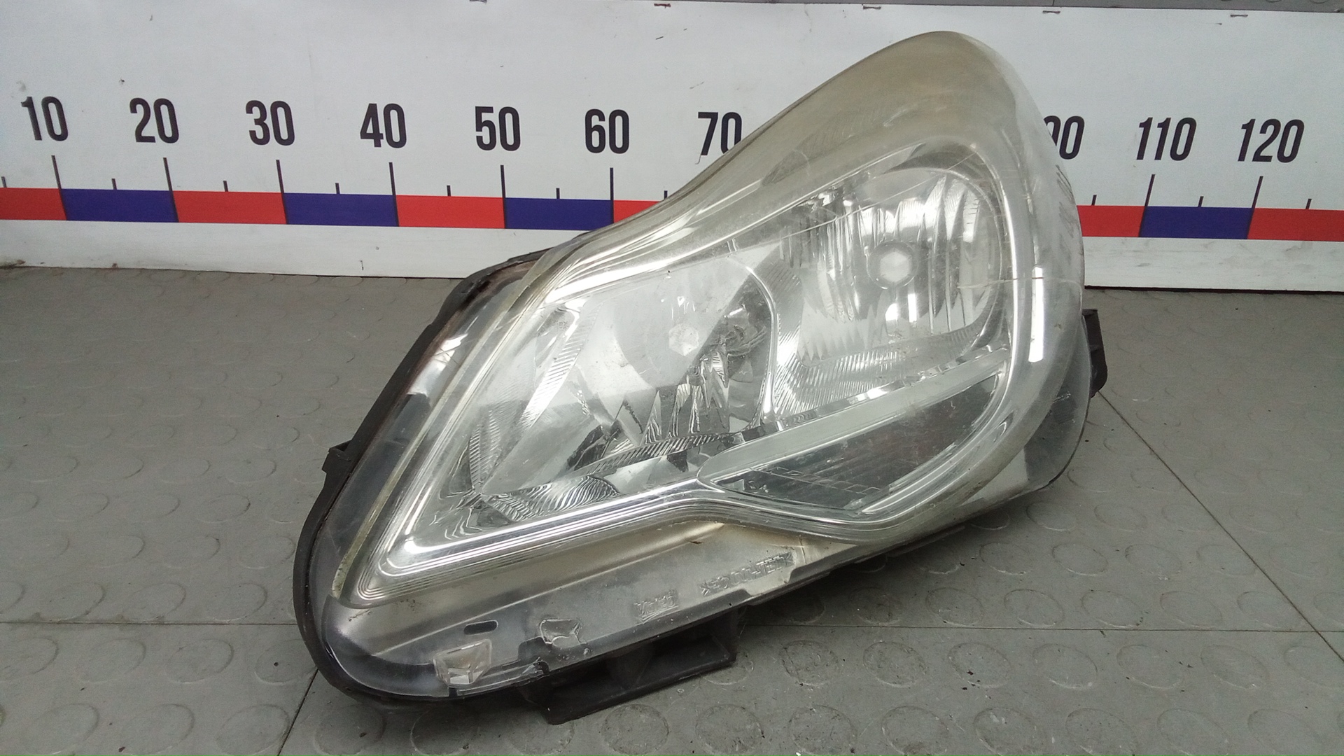 Фара левая Opel Corsa D