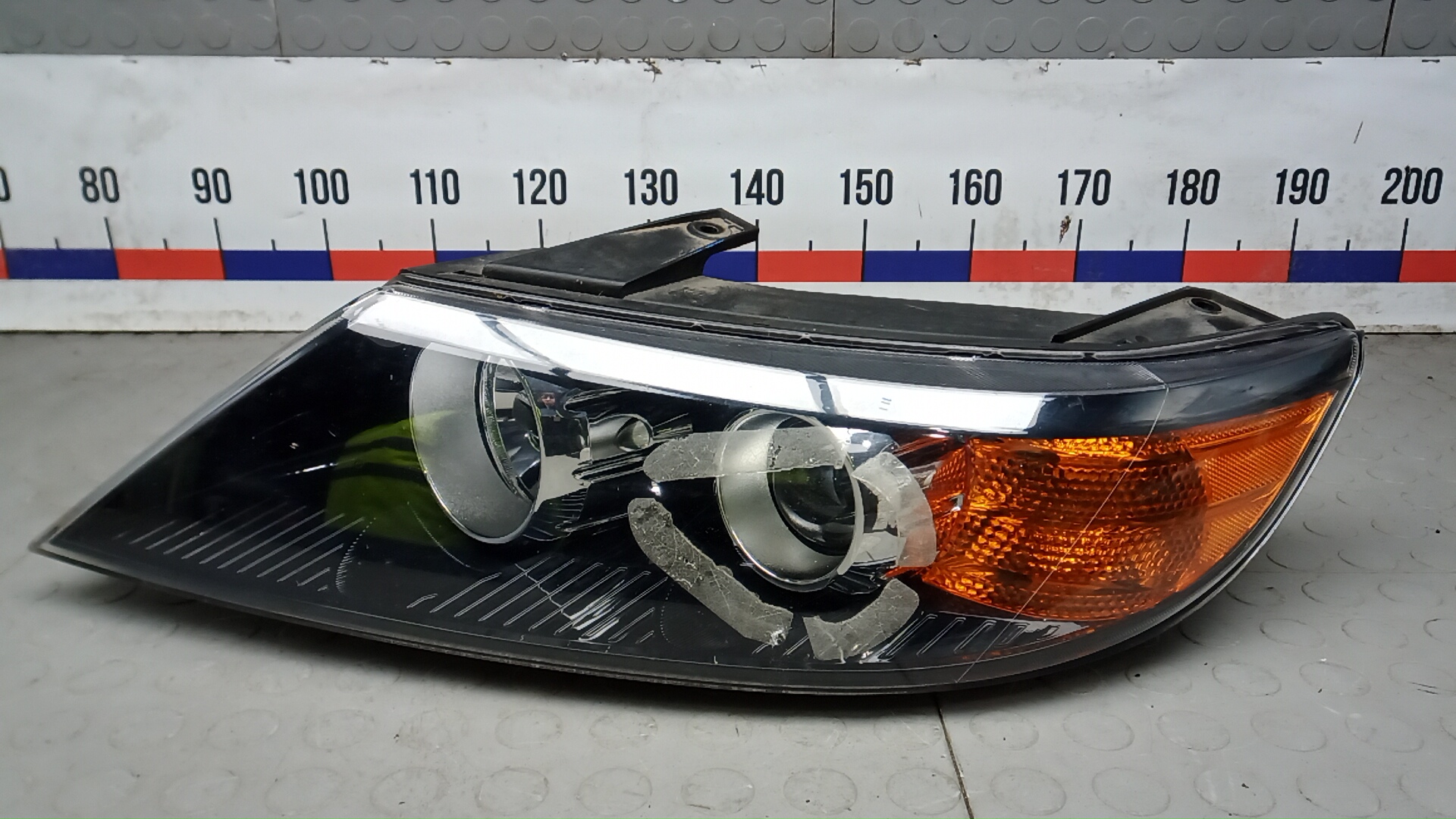 Фара левая Kia Sorento 2