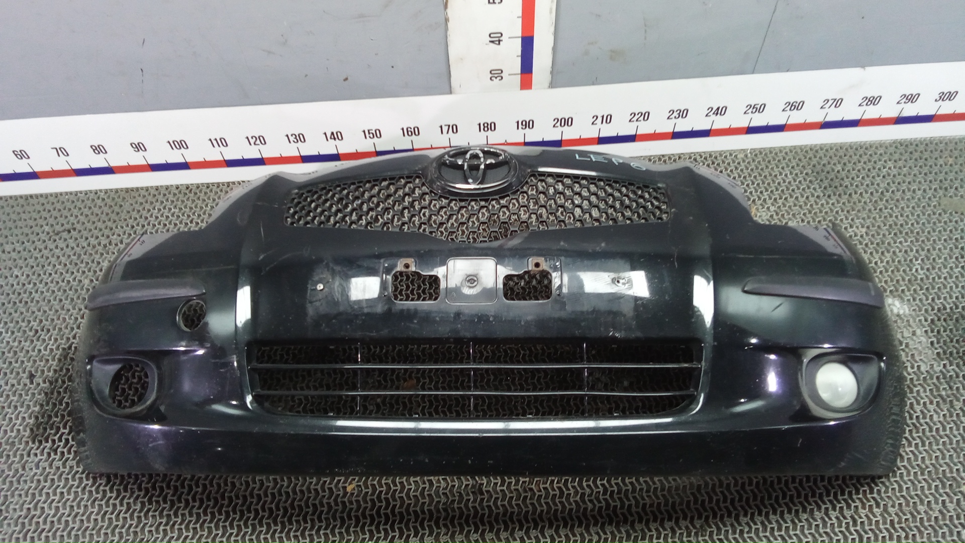 Бампер передний Toyota Yaris P9