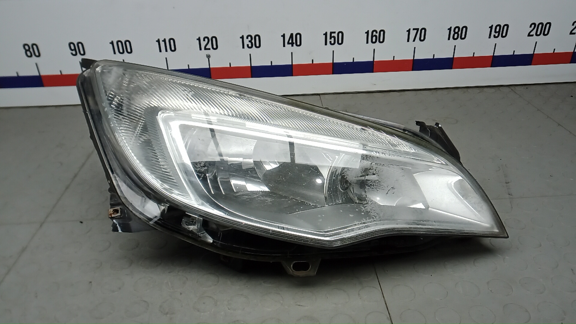 Фара правая Opel Astra J