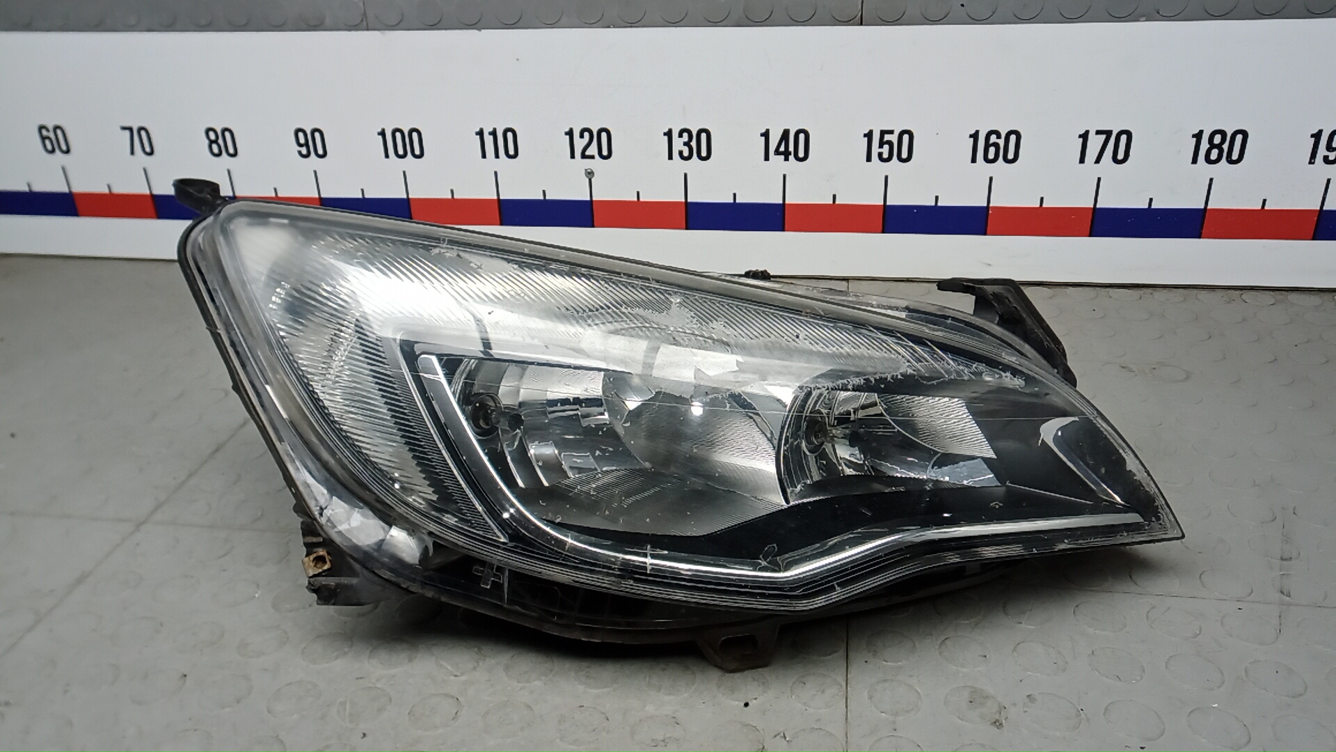 Фара правая Opel Astra J