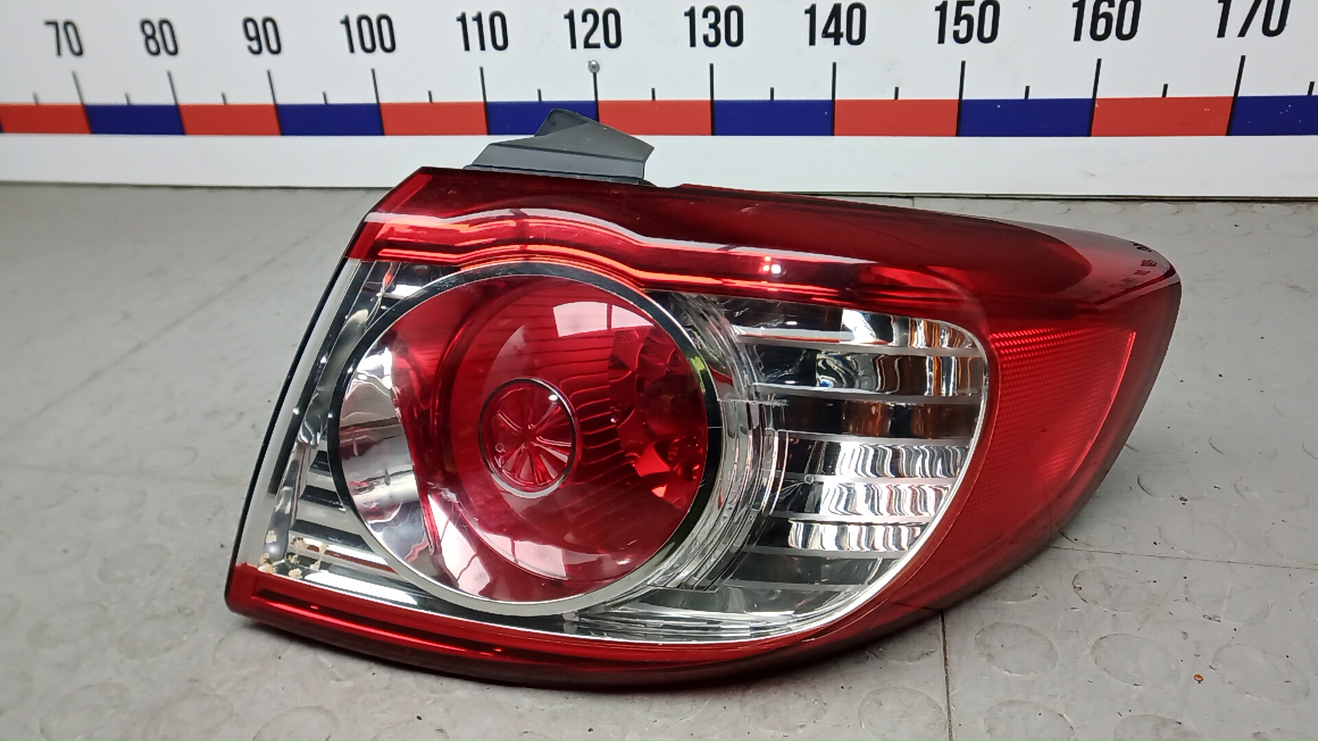 Фонарь задний правый Hyundai Santa Fe 2
