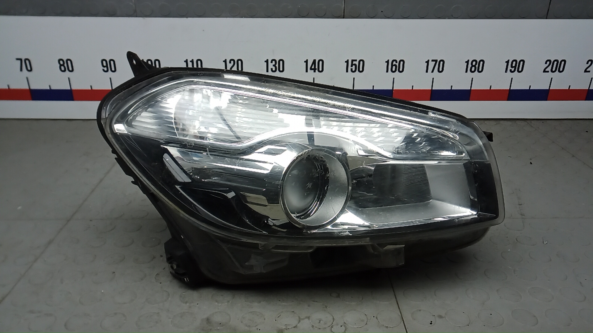 Фара правая Nissan Qashqai J10