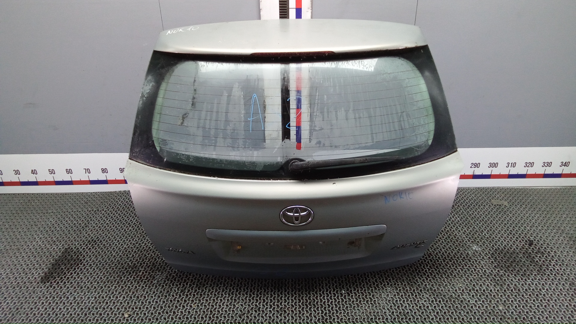 Дверь 3-5 Toyota Avensis T25