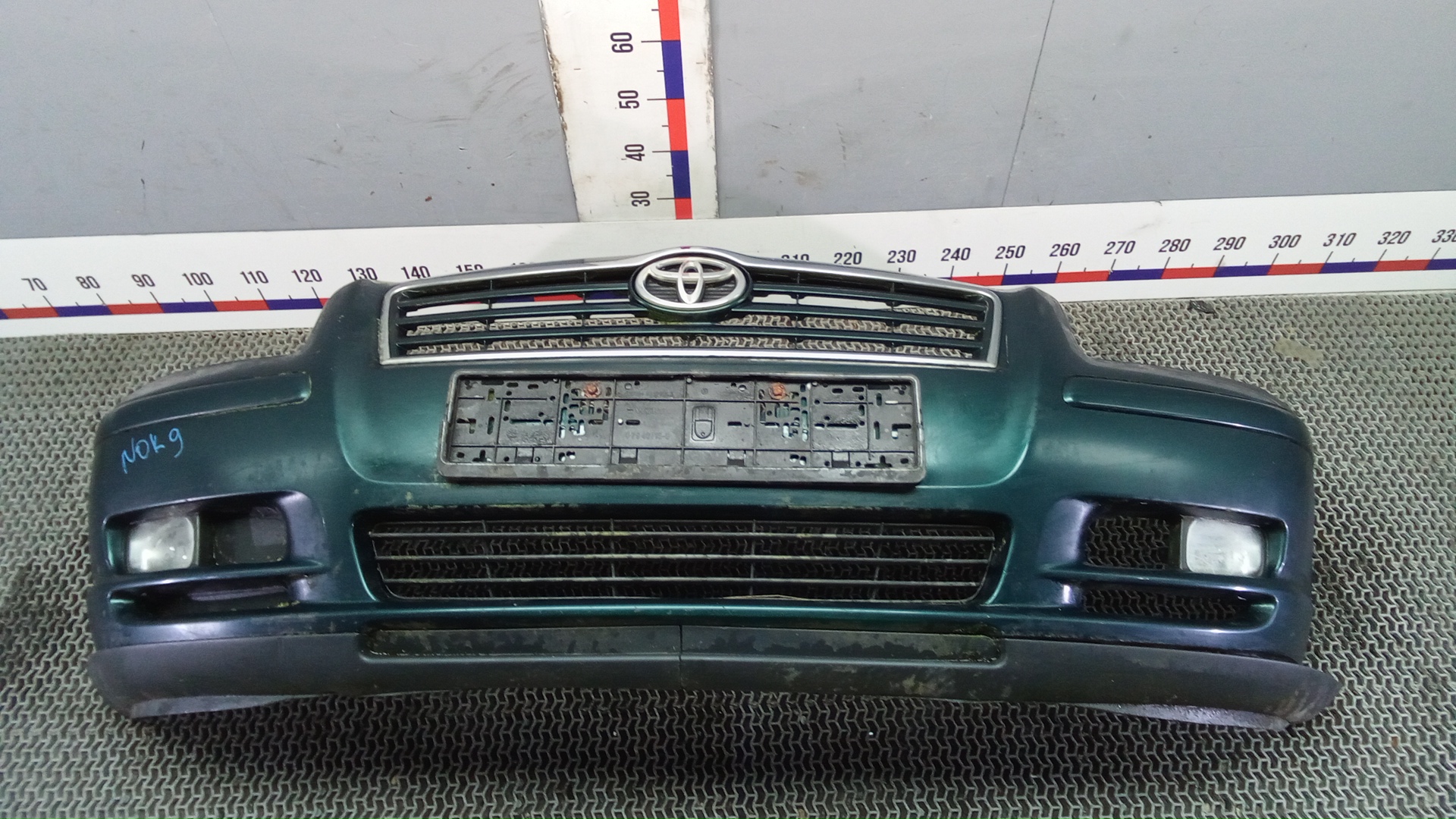 Бампер передний Toyota Avensis T25
