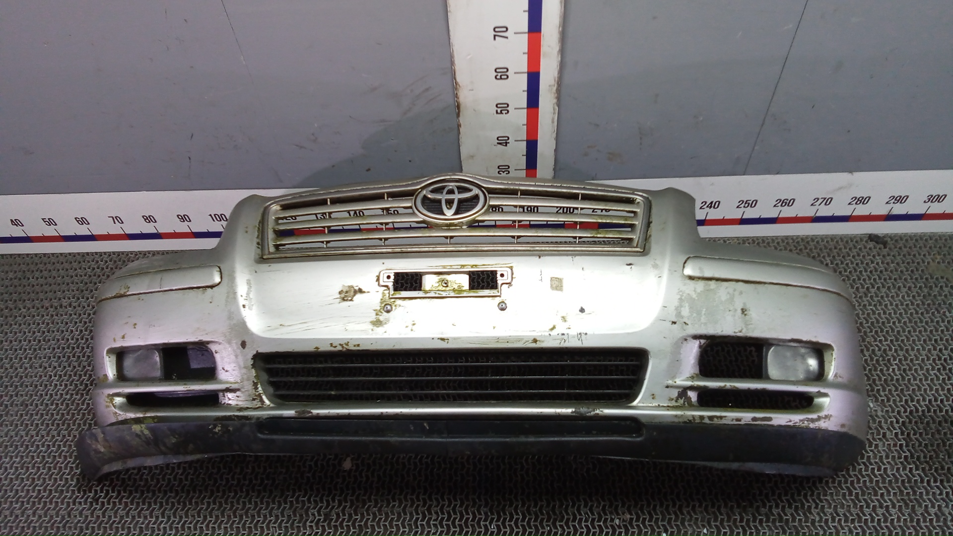 Бампер передний Toyota Avensis T25