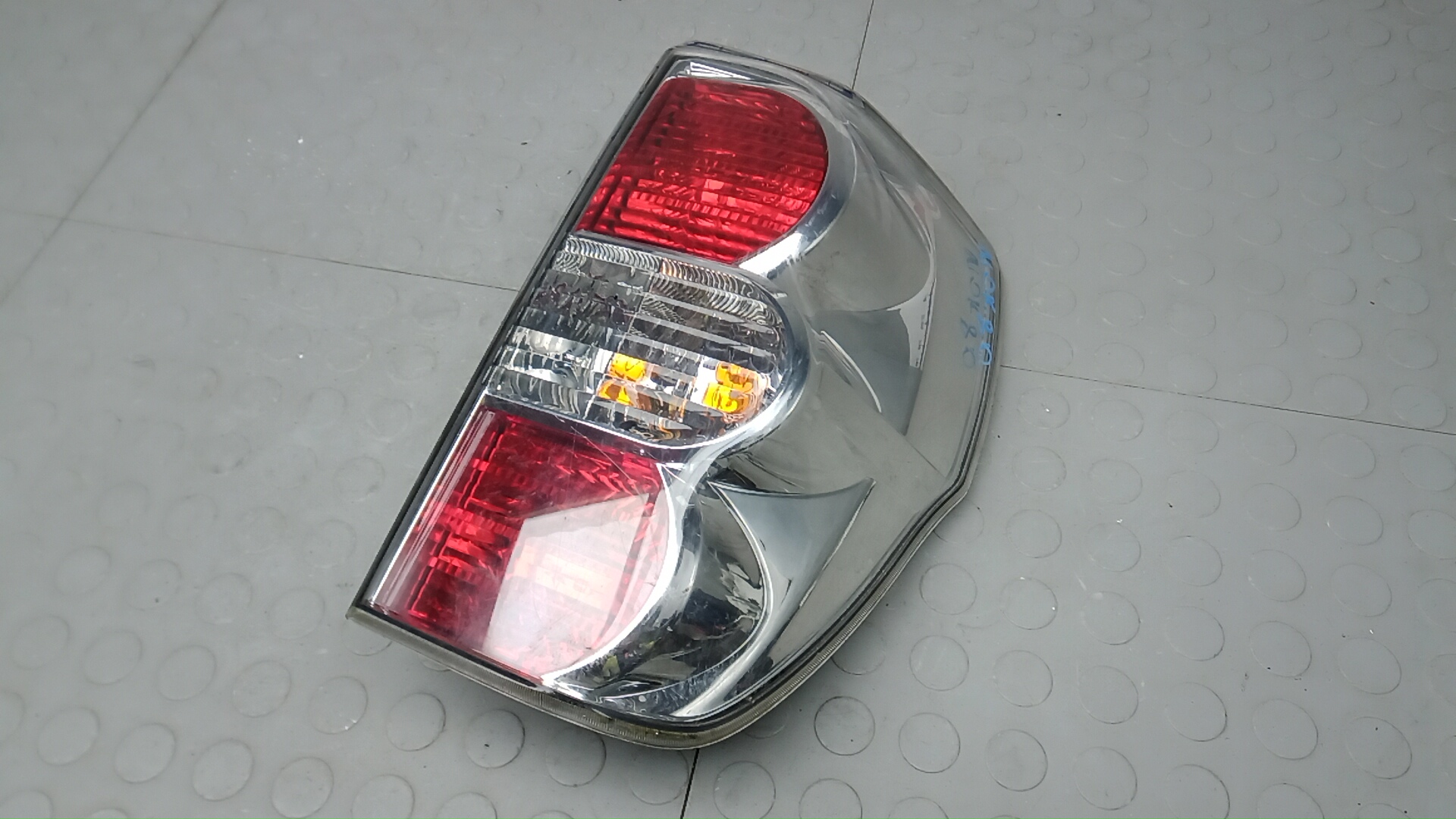 Фонарь задний правый Suzuki Grand Vitara 2