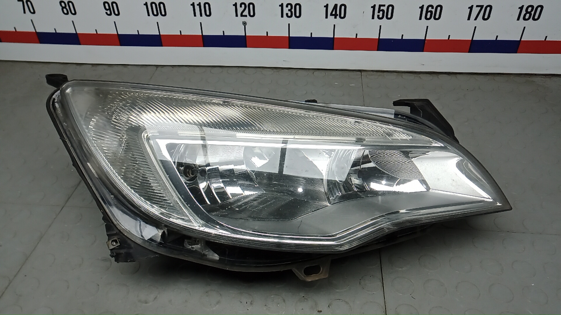 Фара правая Opel Astra J