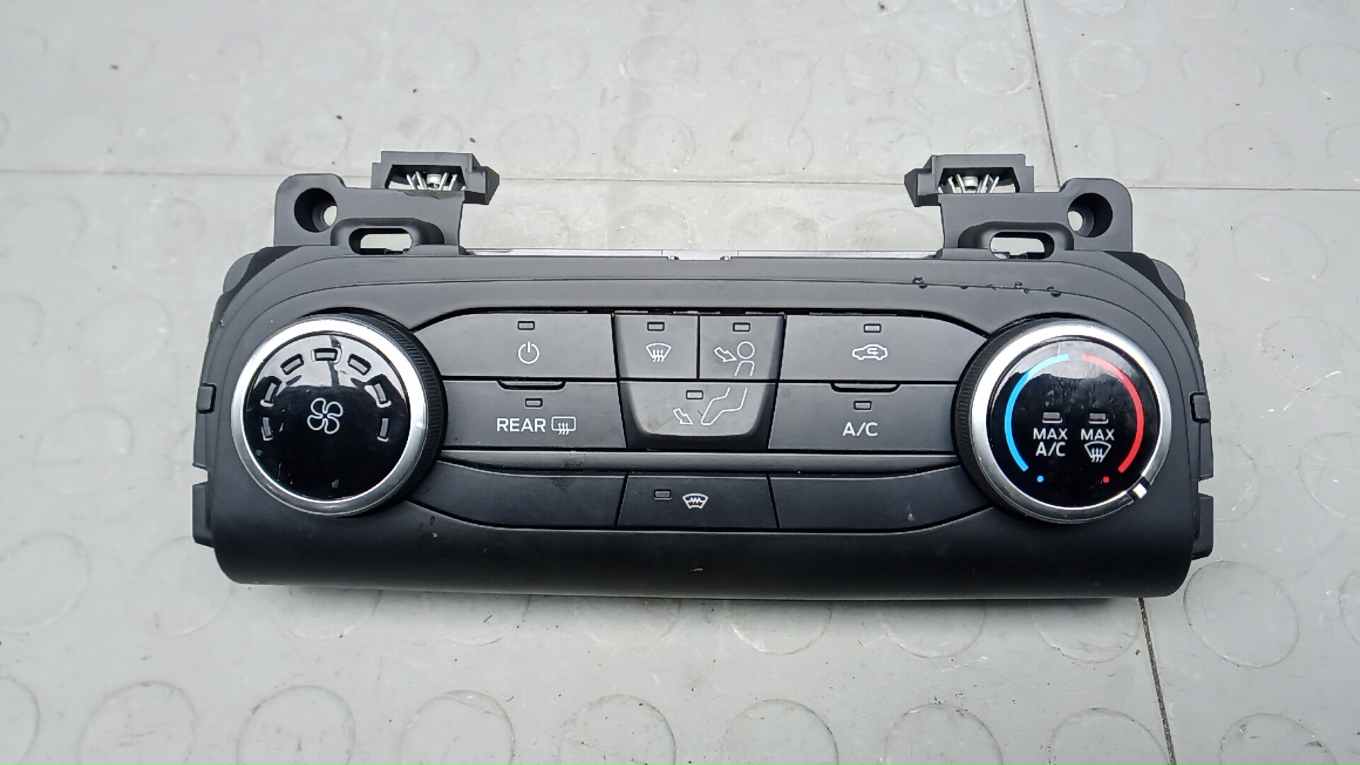 Блок управления печки и климат-контроля Ford Focus 4
