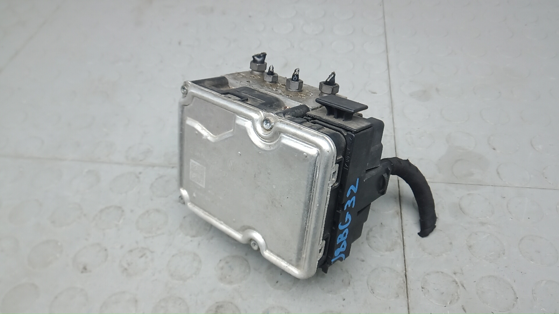 Блок ABS Volkswagen Touareg 2