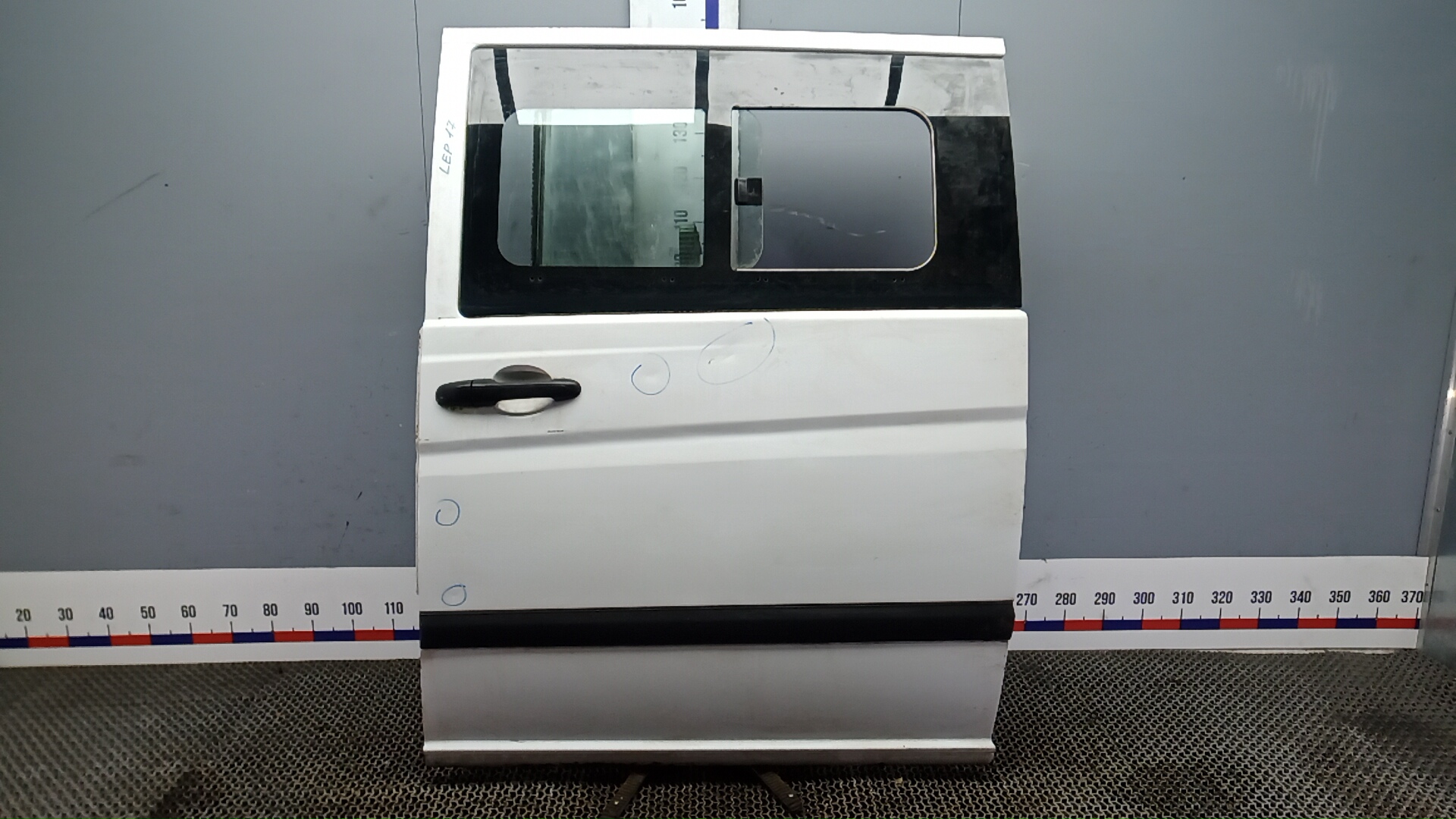 Дверь сдвижная левая Mercedes-Benz Vito W639