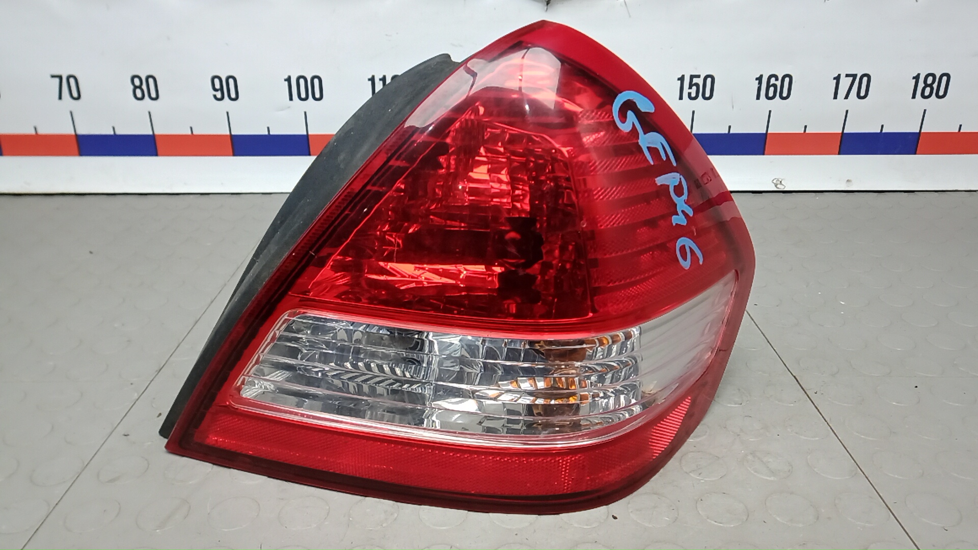 Фонарь задний правый Nissan Tiida C11X