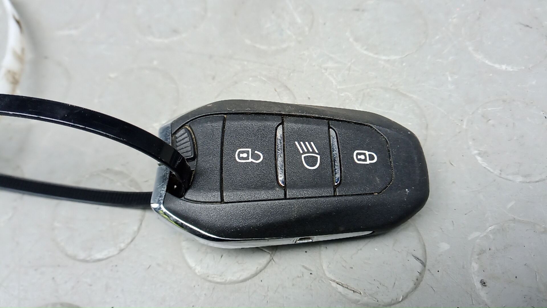 Ключ (карточка) Peugeot 2008 2