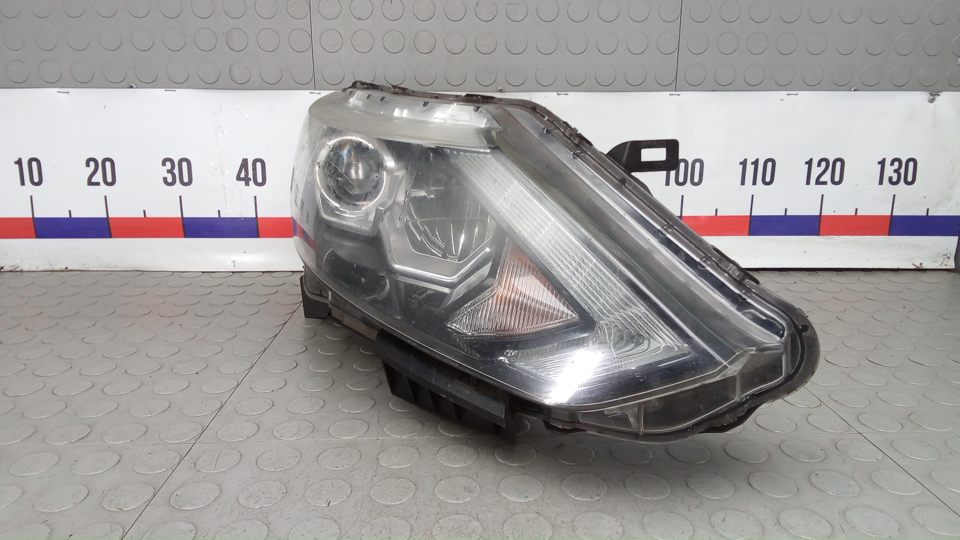 Фара правая Nissan Qashqai J11
