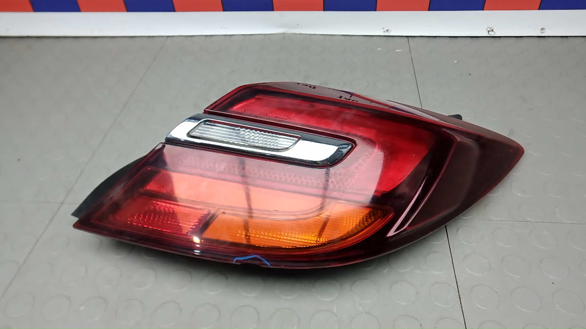 Фонарь задний правый Opel Insignia 1