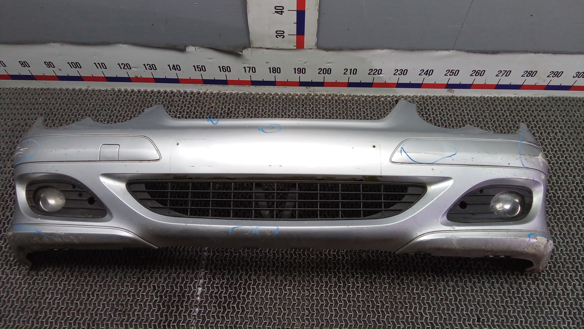 Бампер передний Mercedes-Benz C-Class W203
