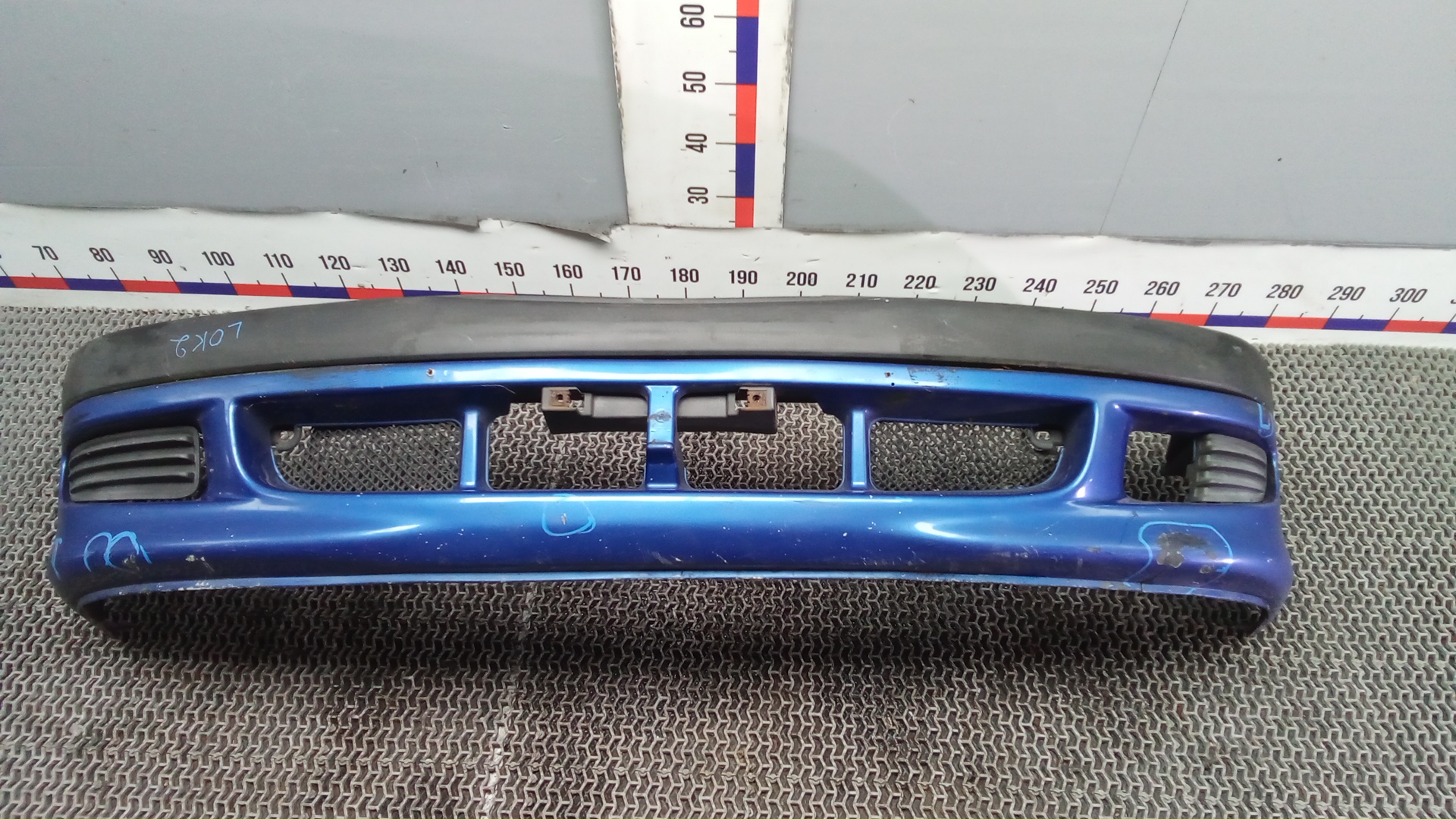 Бампер передний Toyota Avensis T22