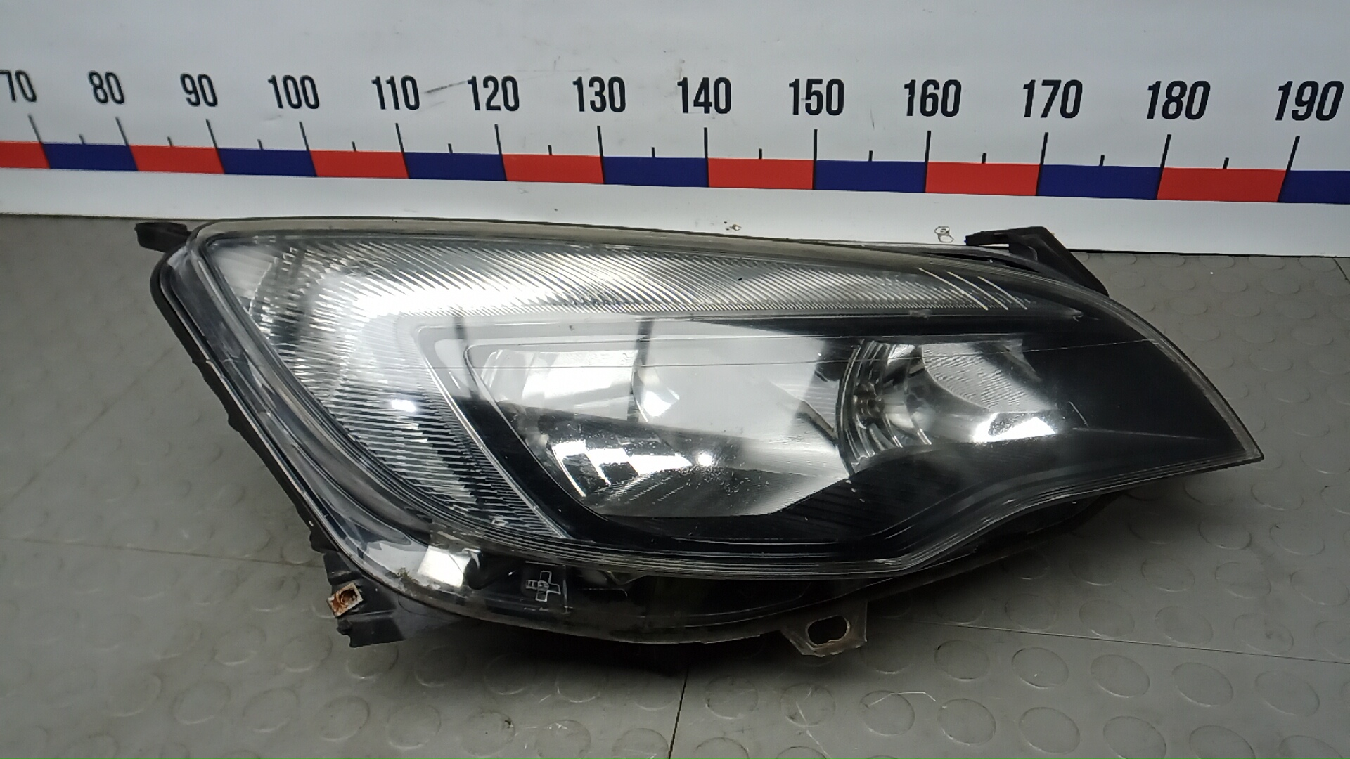Фара правая Opel Astra J
