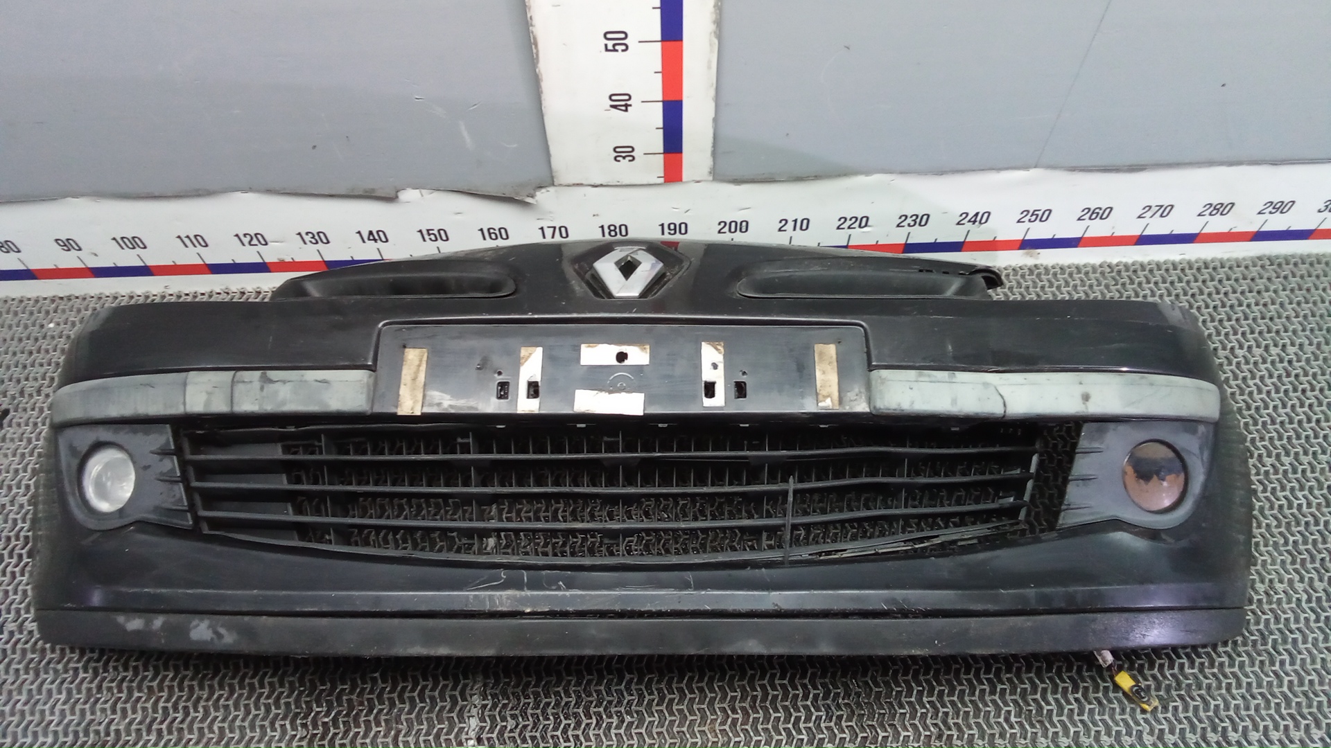 Бампер передний Renault Clio 3