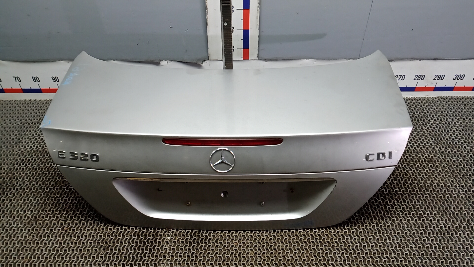 Крышка багажника Mercedes-Benz E-Class W211