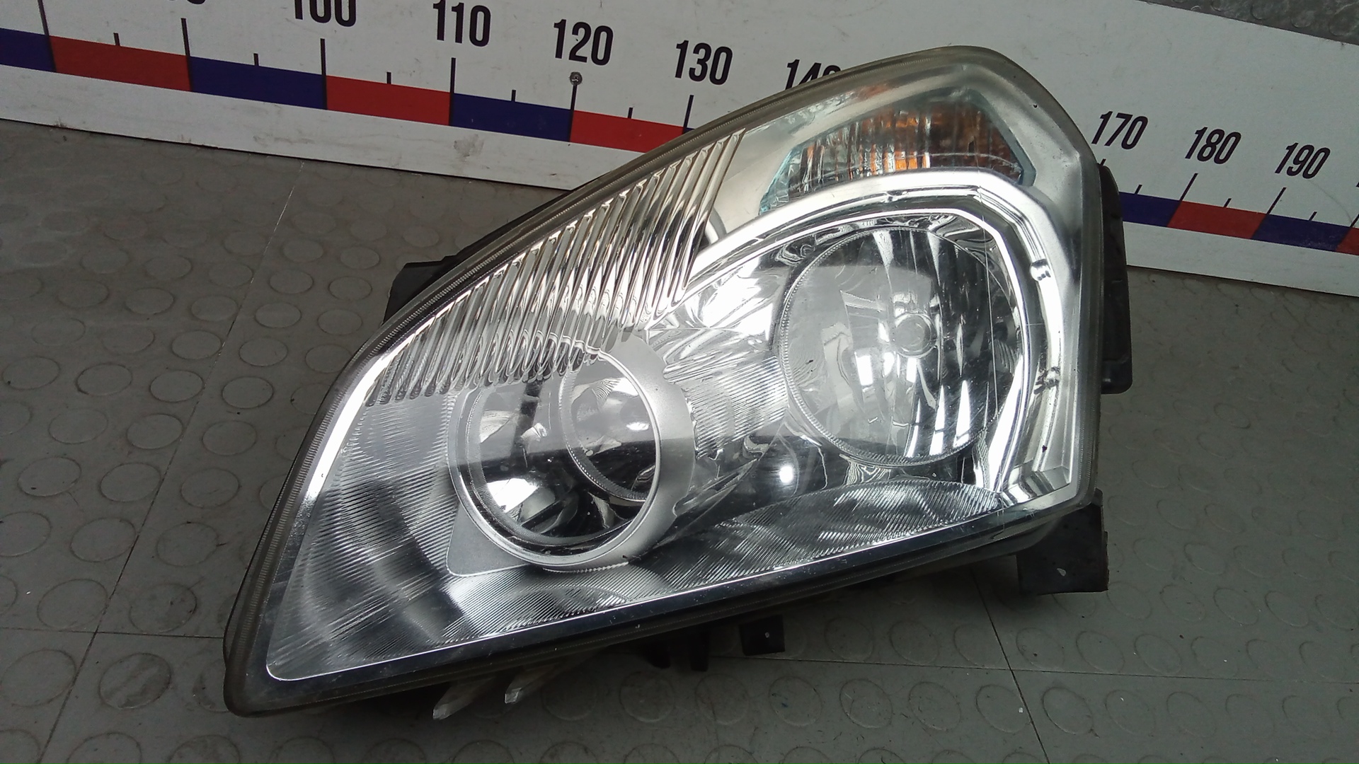 Фара левая Nissan Qashqai J10