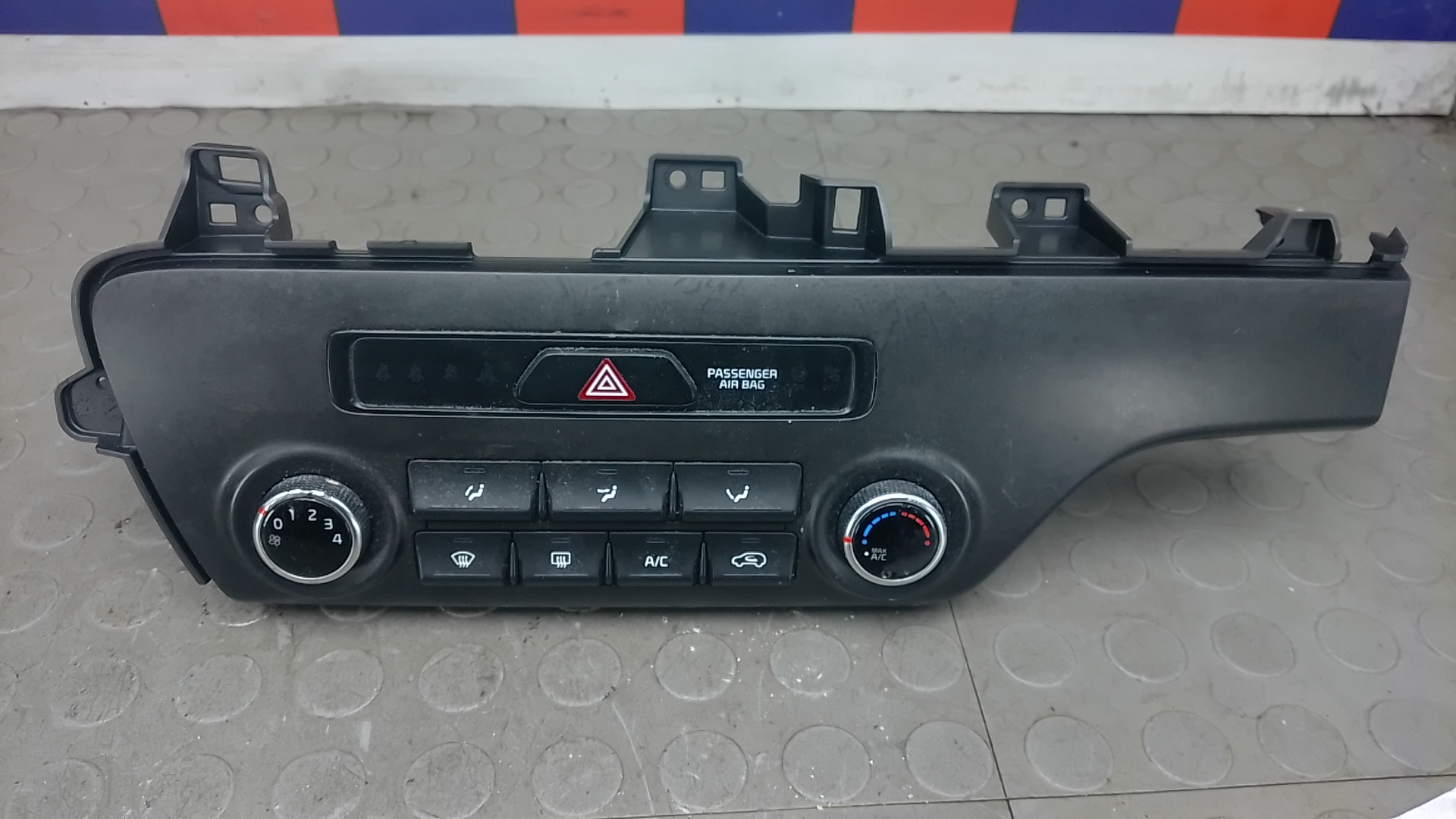 Блок управления печки и климат-контроля Kia Sportage 4