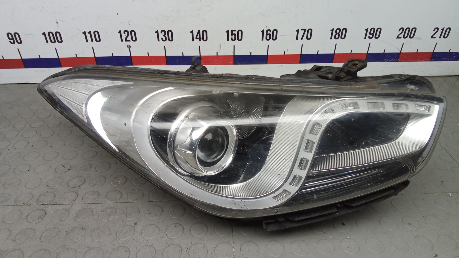Фара правая Hyundai i40