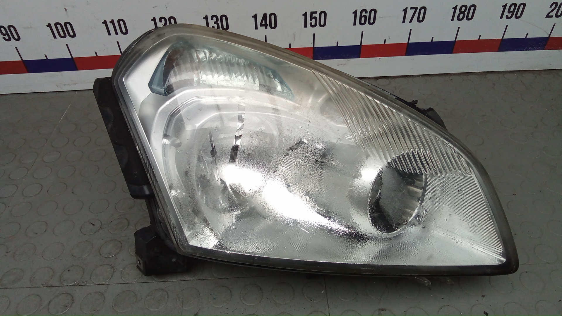 Фара правая Nissan Qashqai J10