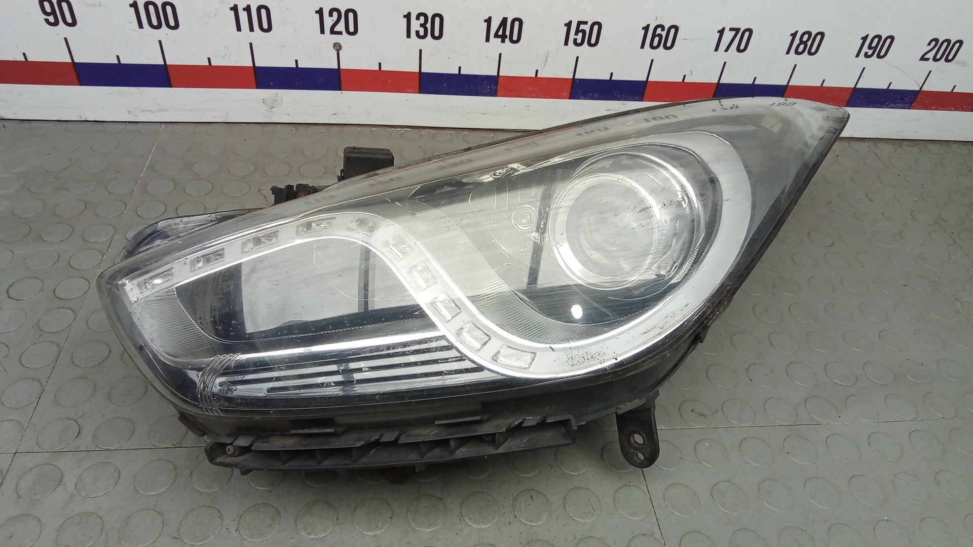 Фара левая Hyundai i40