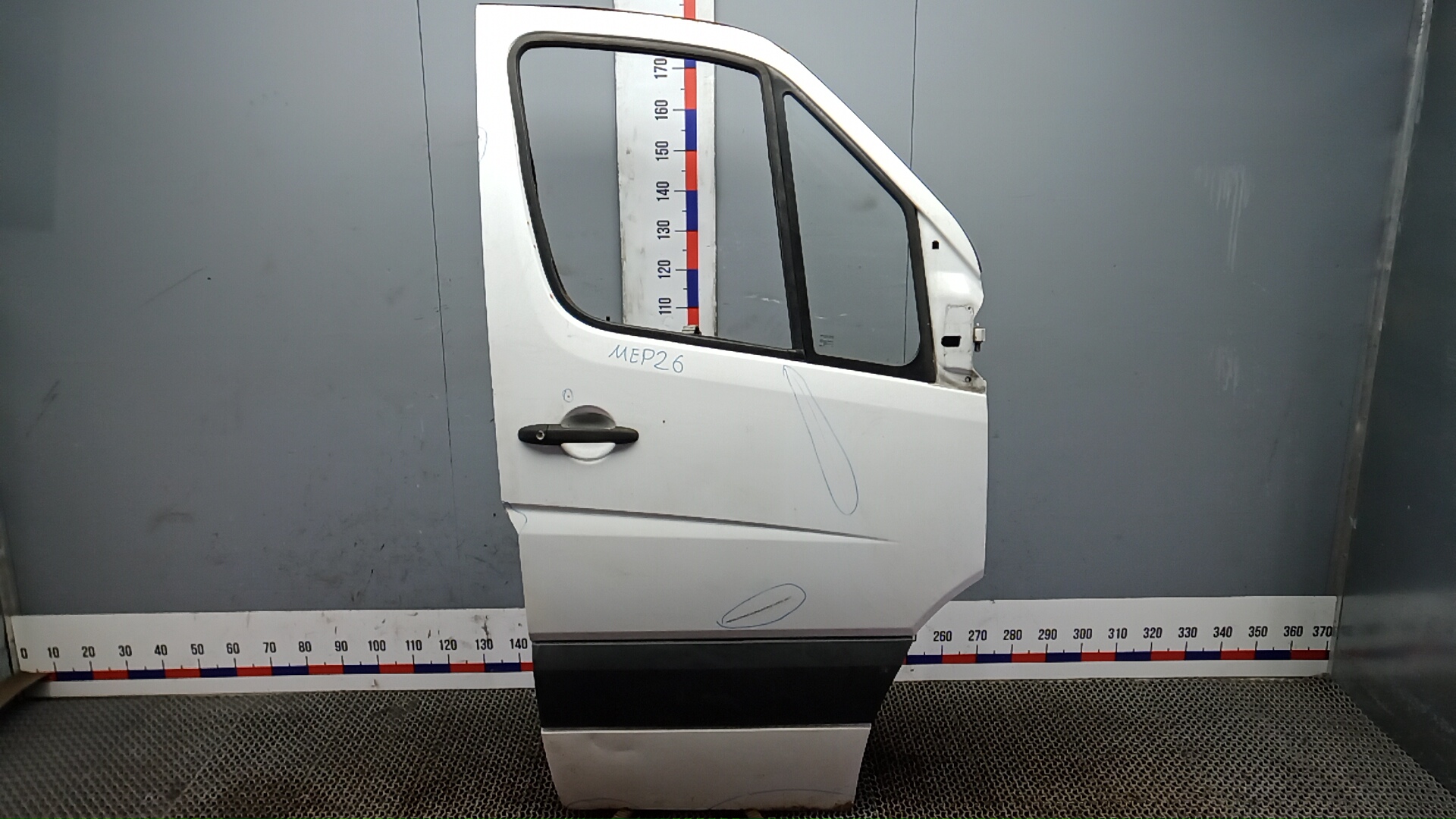 Дверь передняя правая Mercedes-Benz Sprinter 2