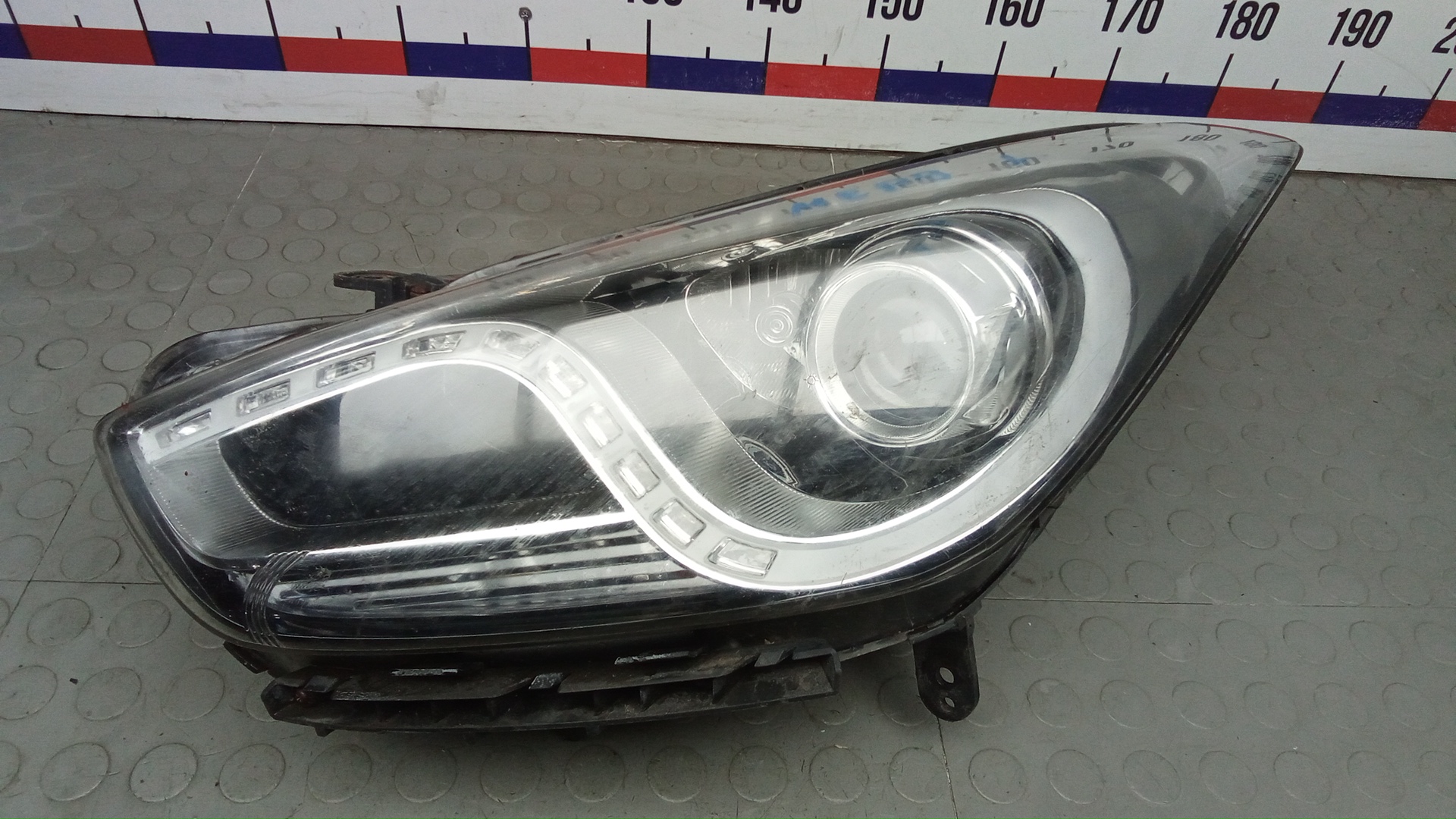 Фара левая Hyundai i40