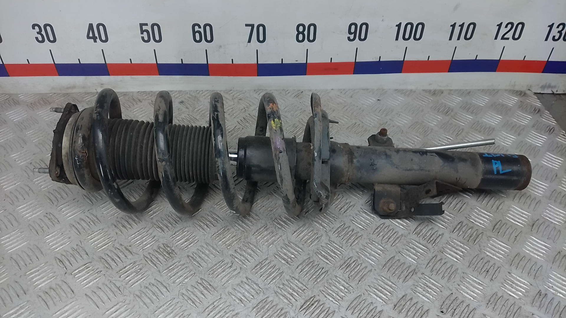 Стойка передняя левая Ford Transit 8