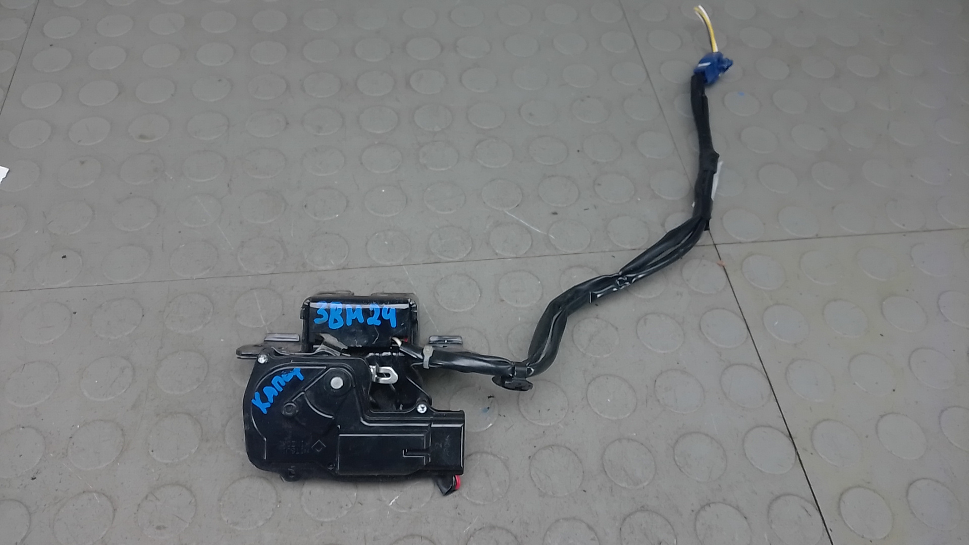 Замок капота Toyota Prius XW30