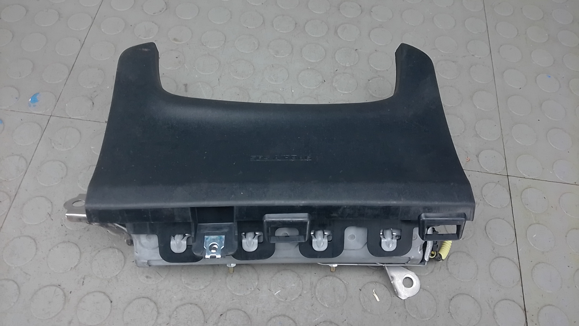 Подушка безопасности пассажира Toyota Prius XW30