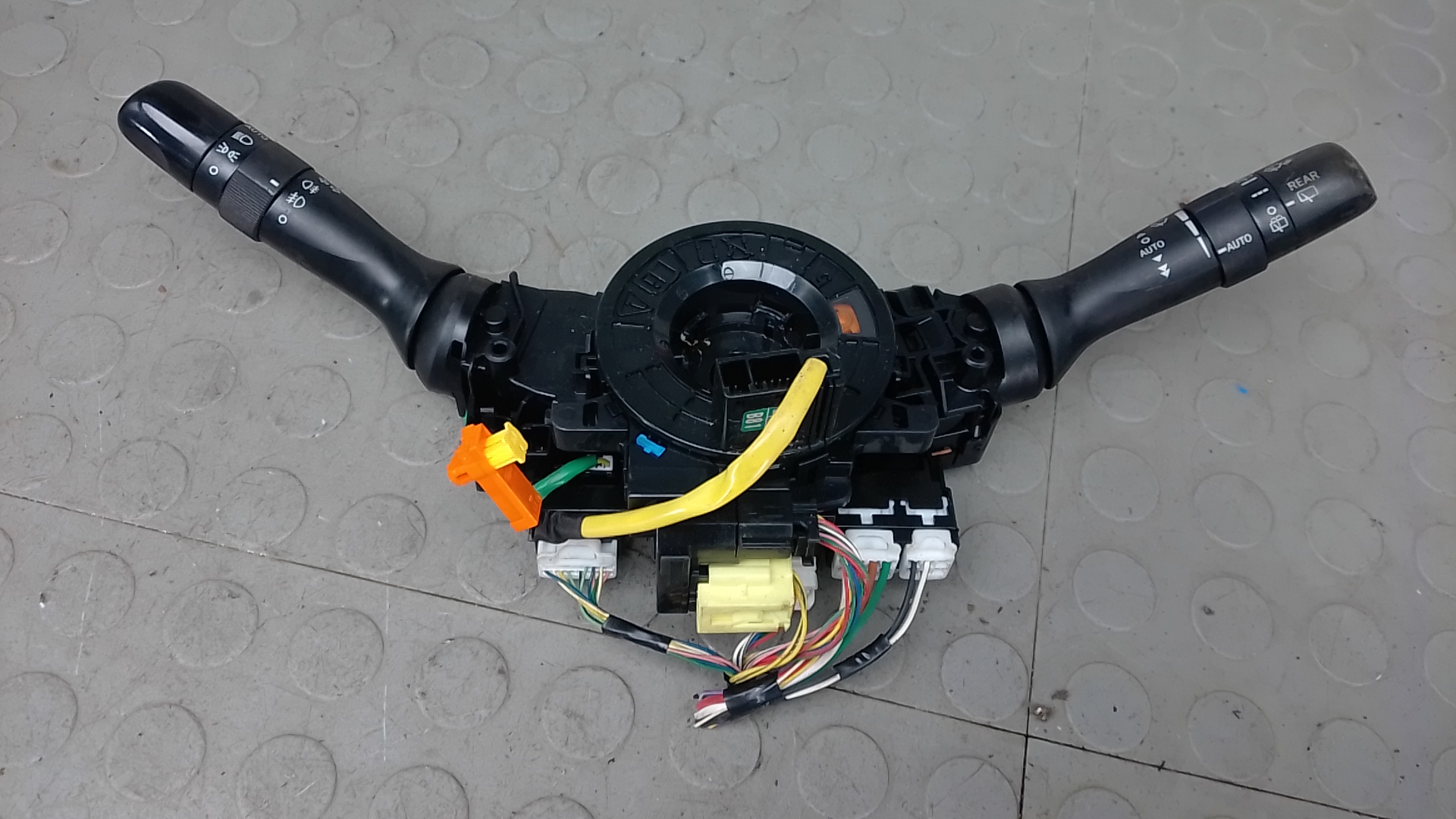 Переключатель поворотов и дворников (стрекоза) Toyota Prius XW30