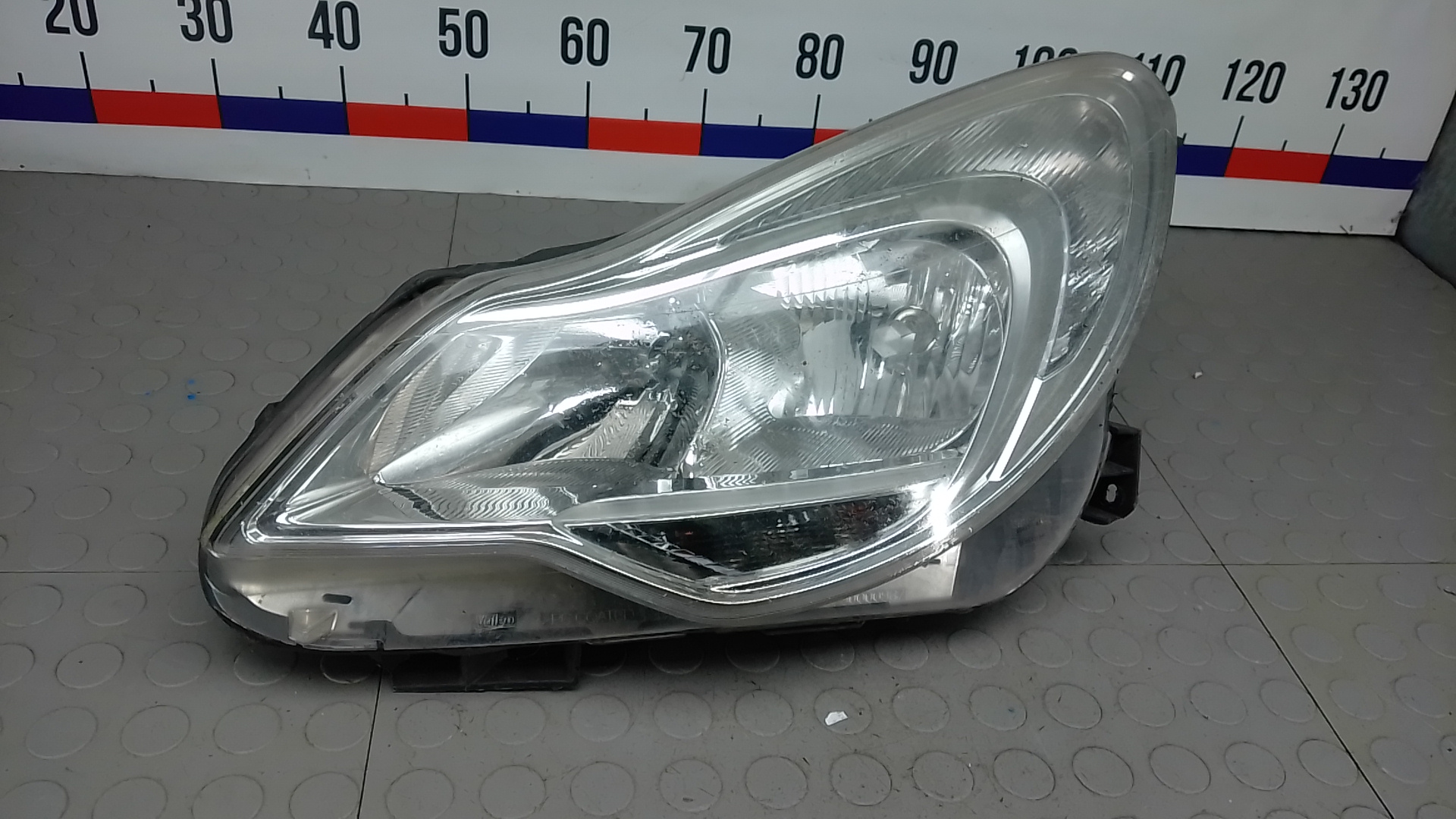 Фара левая Opel Corsa D
