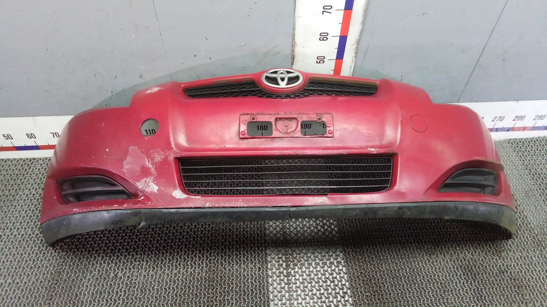 Бампер передний Toyota Auris E150