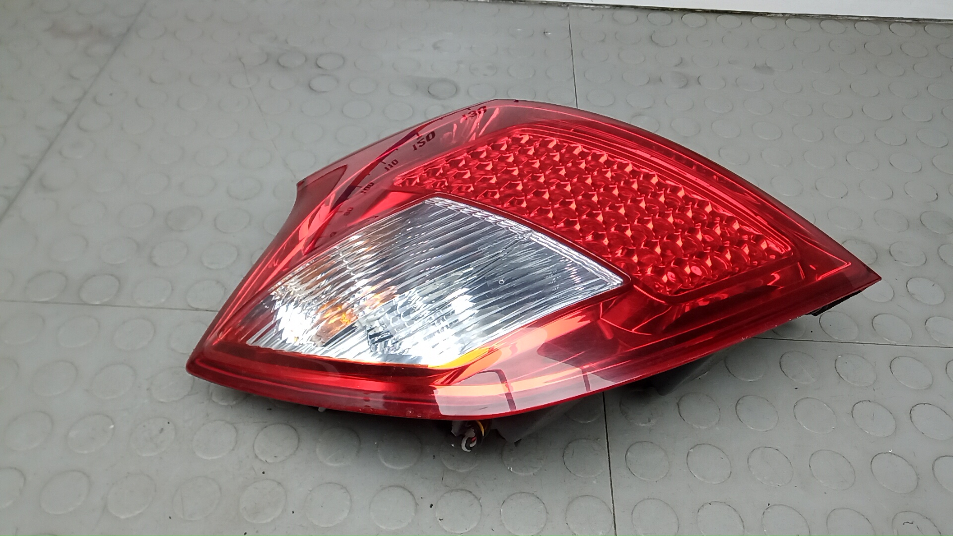 Фонарь задний левый Kia Ceed 1
