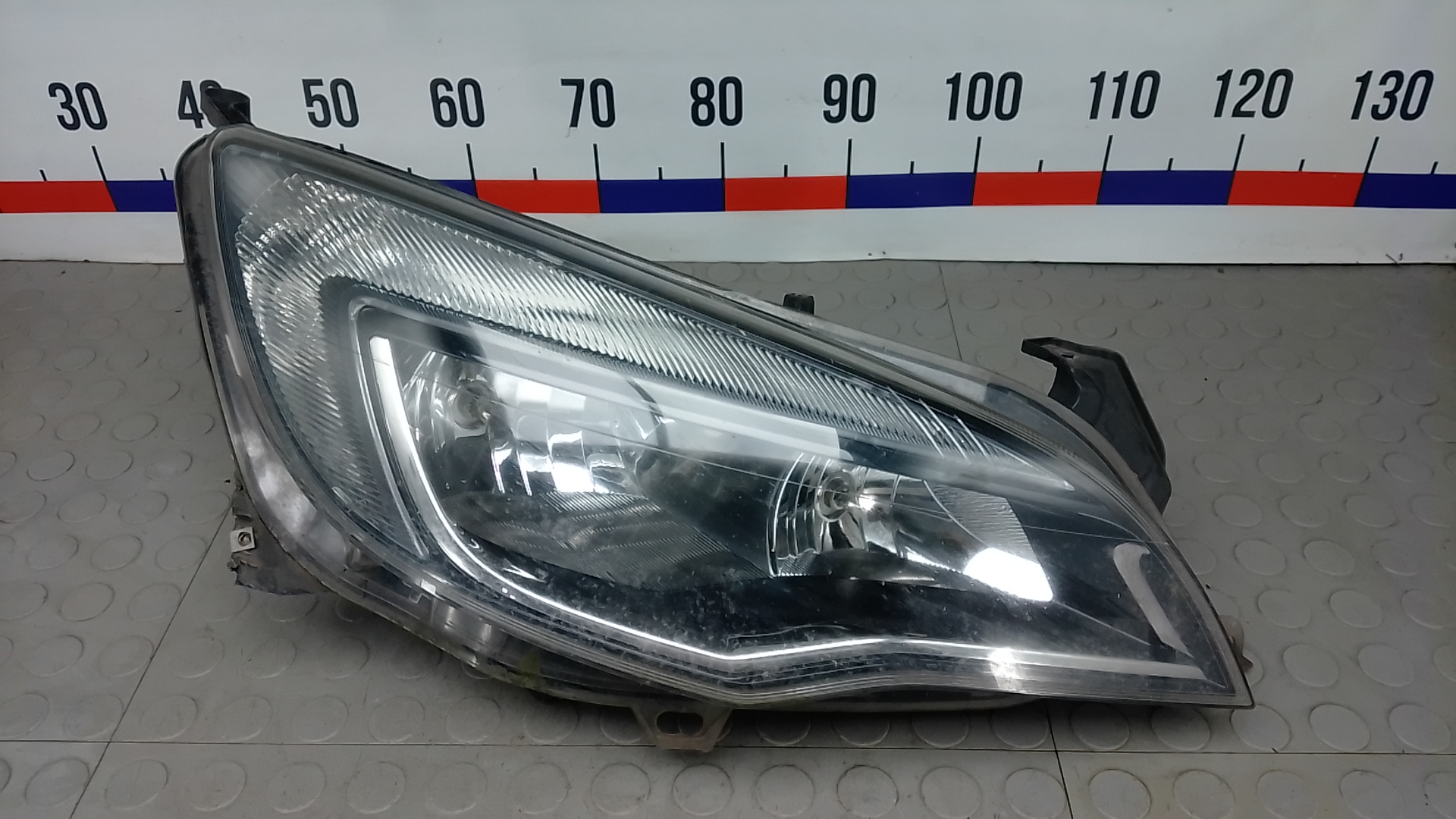 Фара правая Opel Astra J