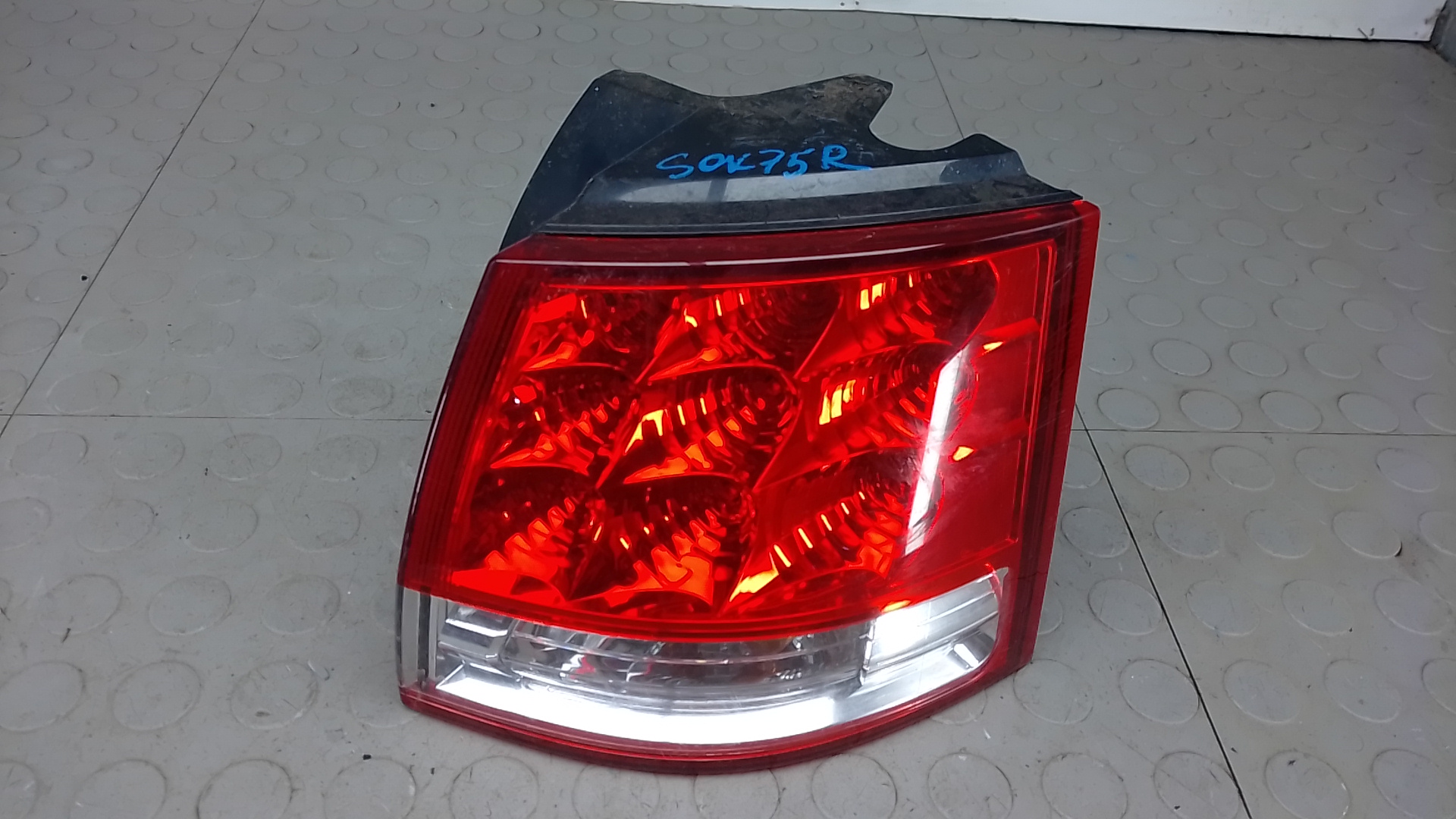 Фонарь задний правый Citroen C-Crosser