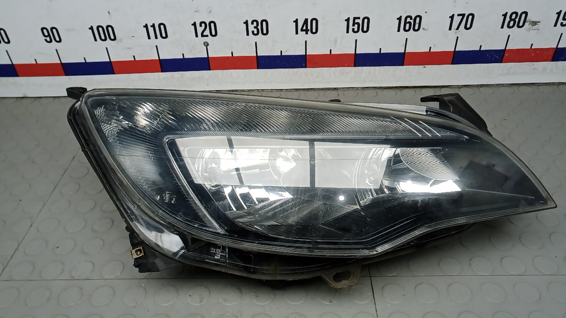 Фара правая Opel Astra J