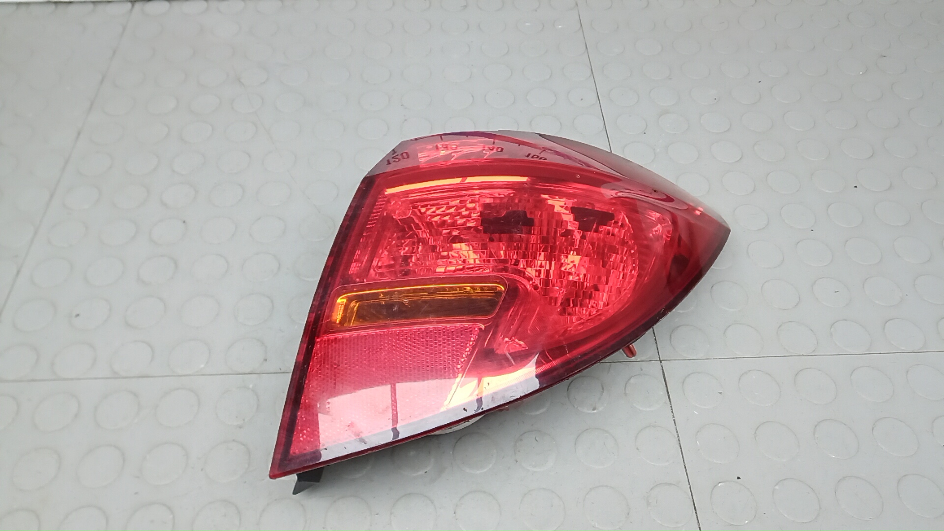 Фонарь задний правый Opel Meriva B