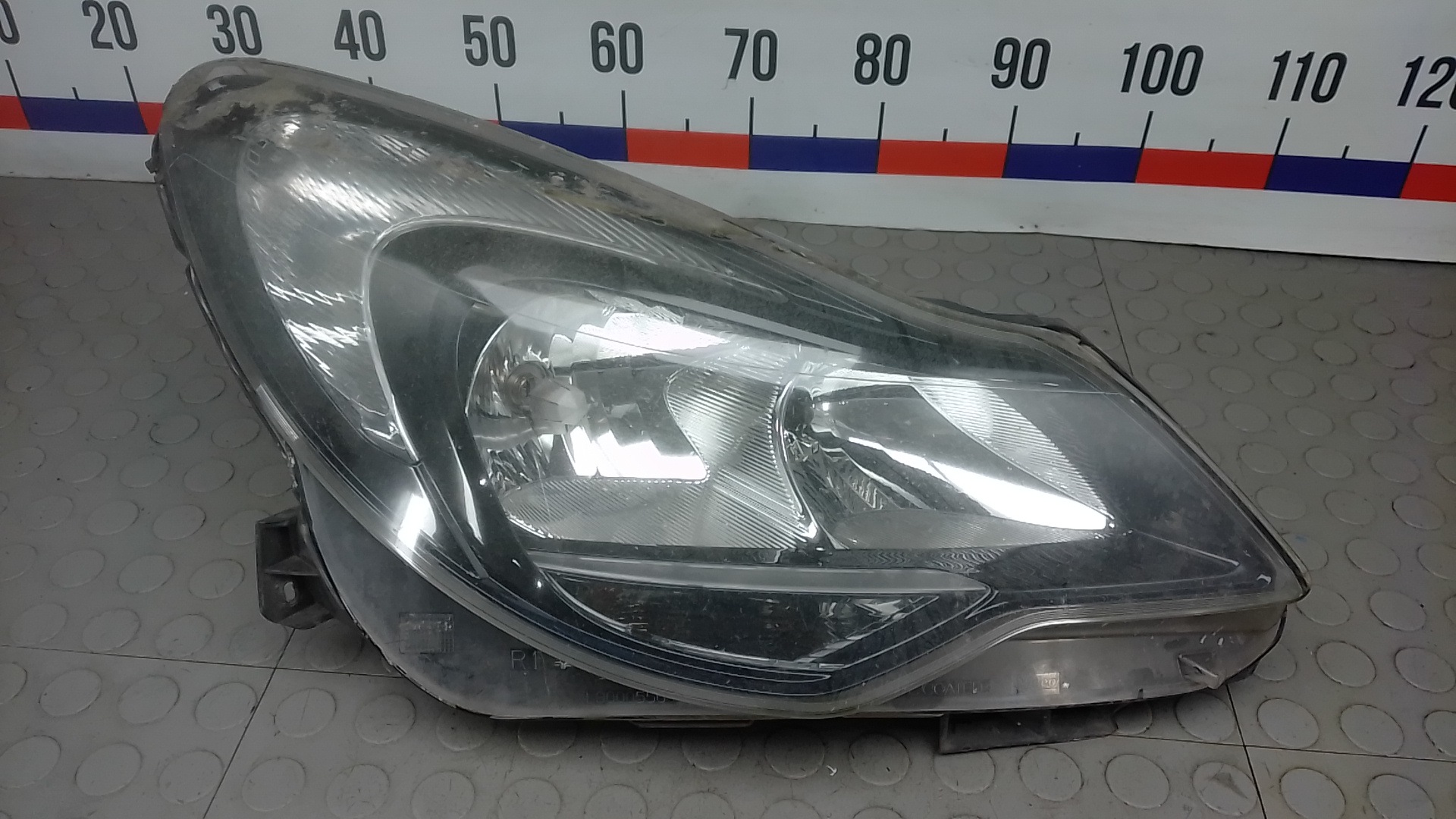 Фара правая Opel Corsa D