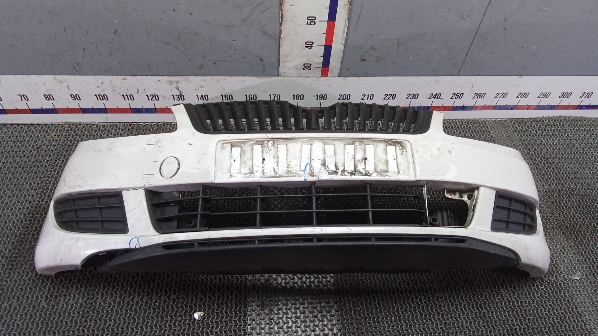 Бампер передний Skoda Fabia 2