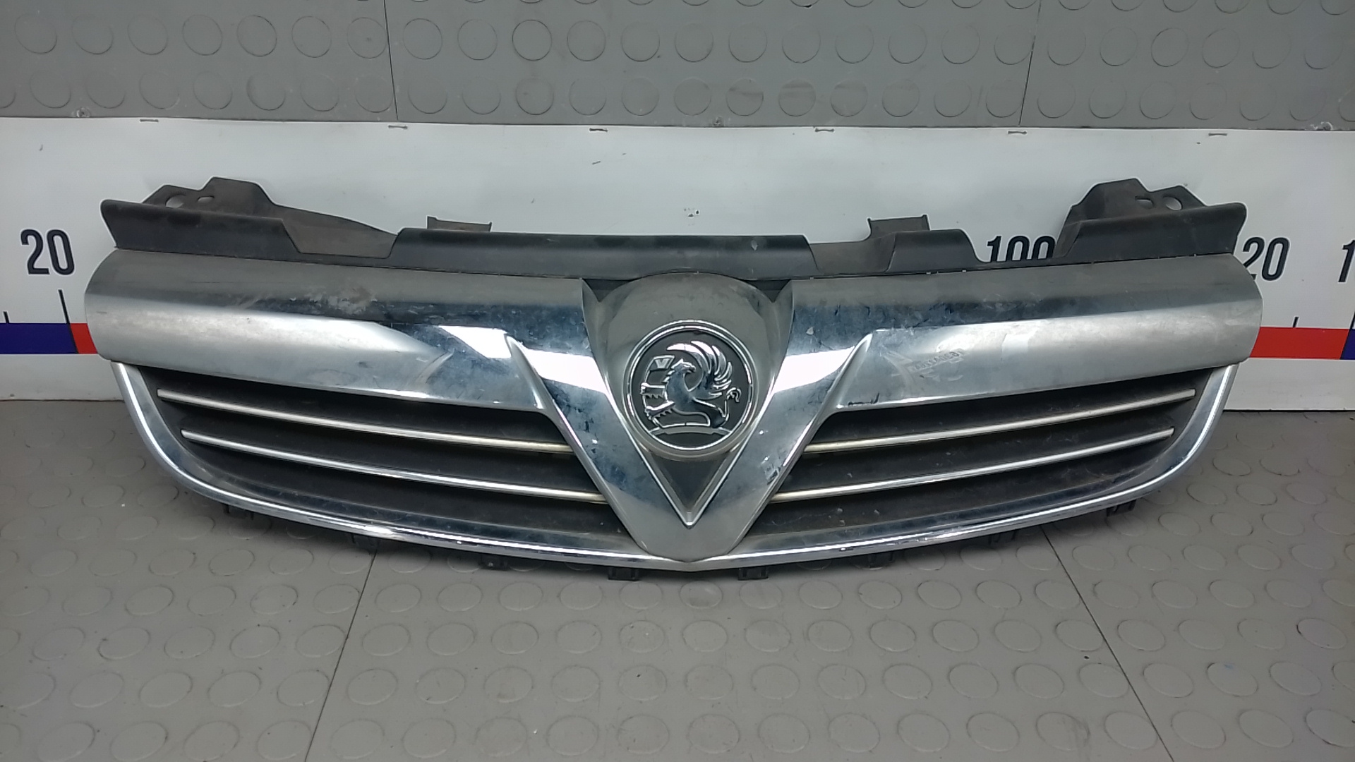 Решетка радиатора Opel Zafira B