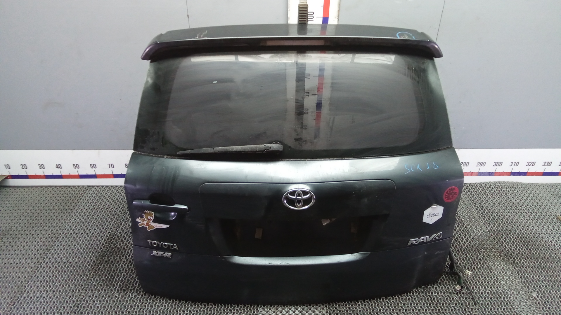 Дверь 3-5 Toyota RAV4 XA30