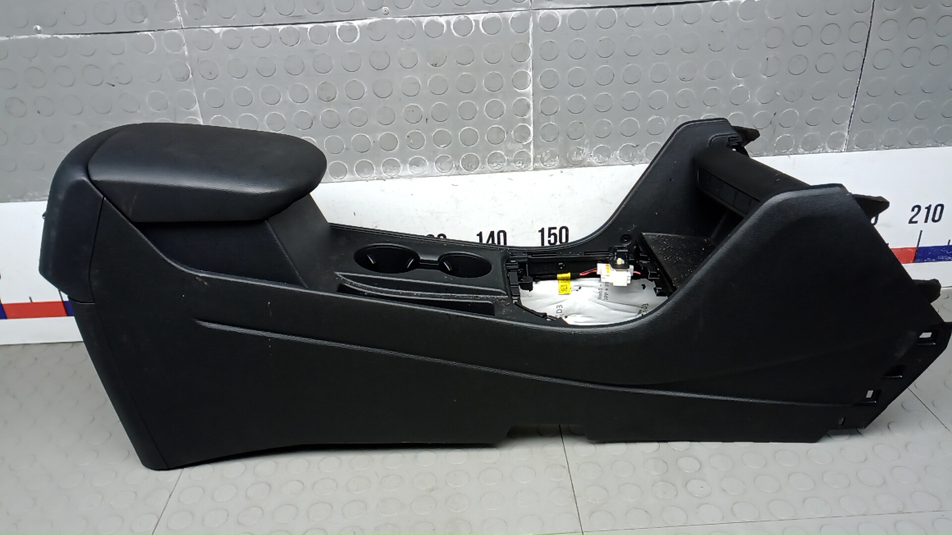 Подлокотник центральный Kia Sportage 5