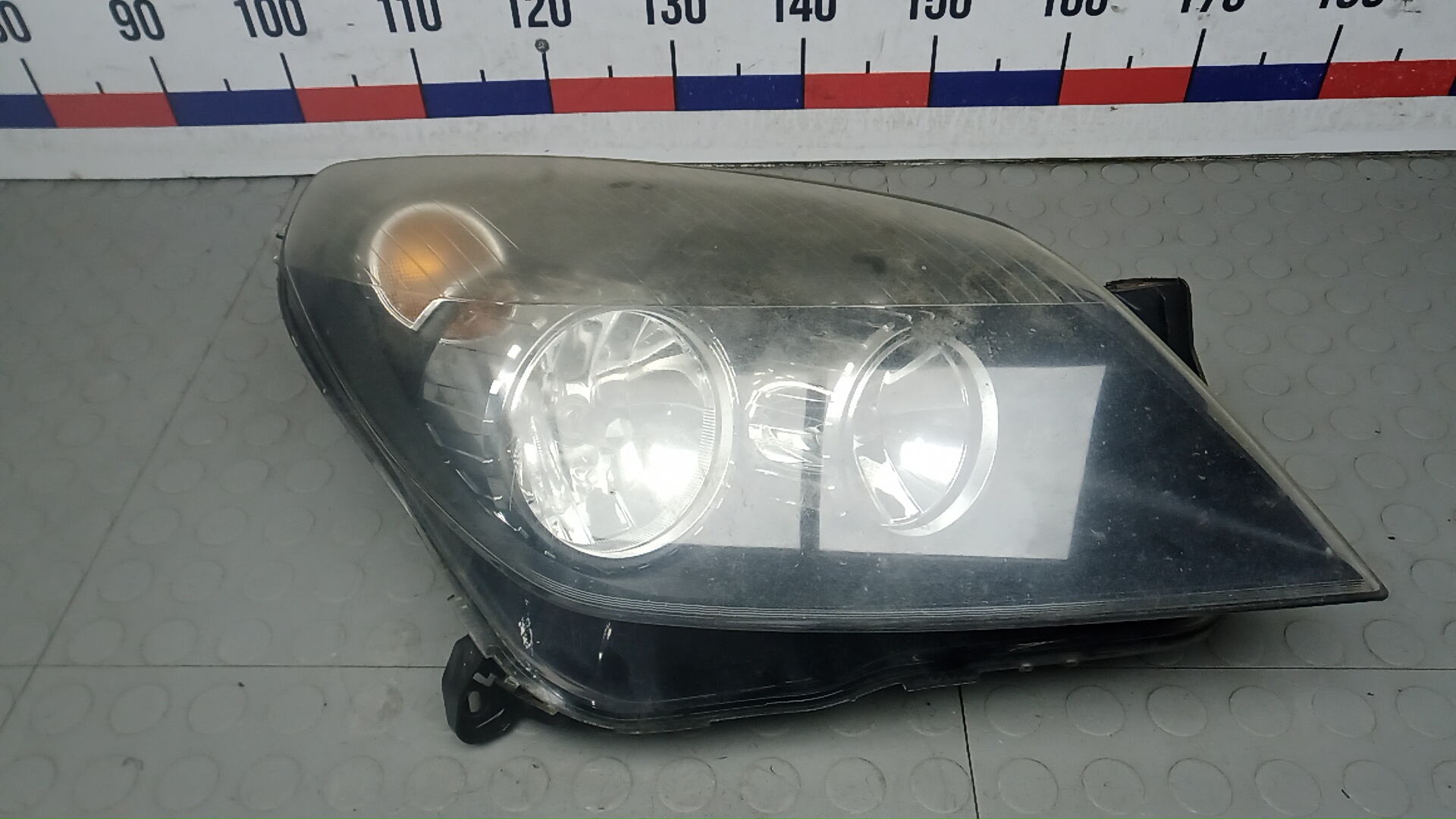 Фара правая Opel Astra H