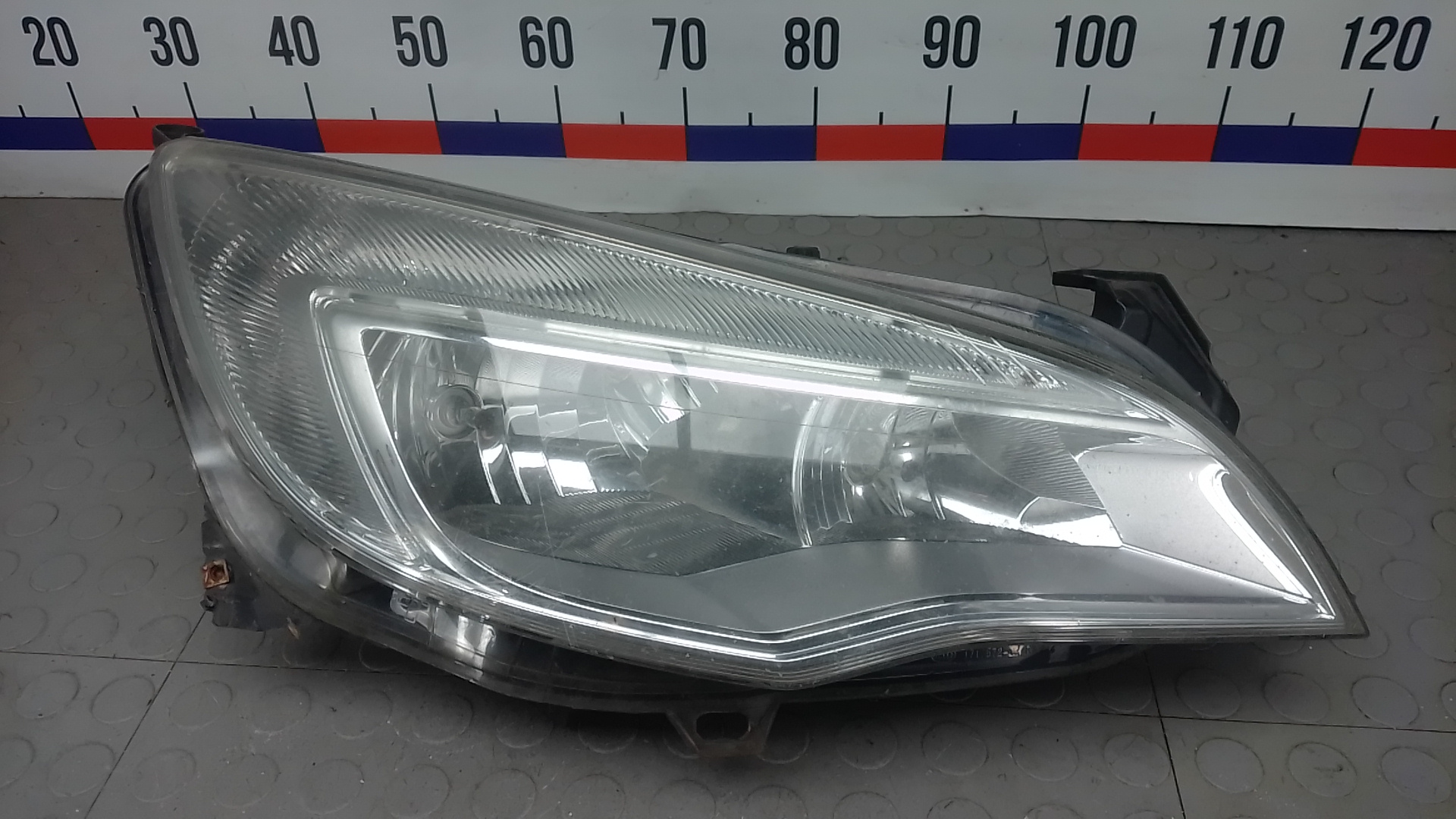 Фара правая Opel Astra J