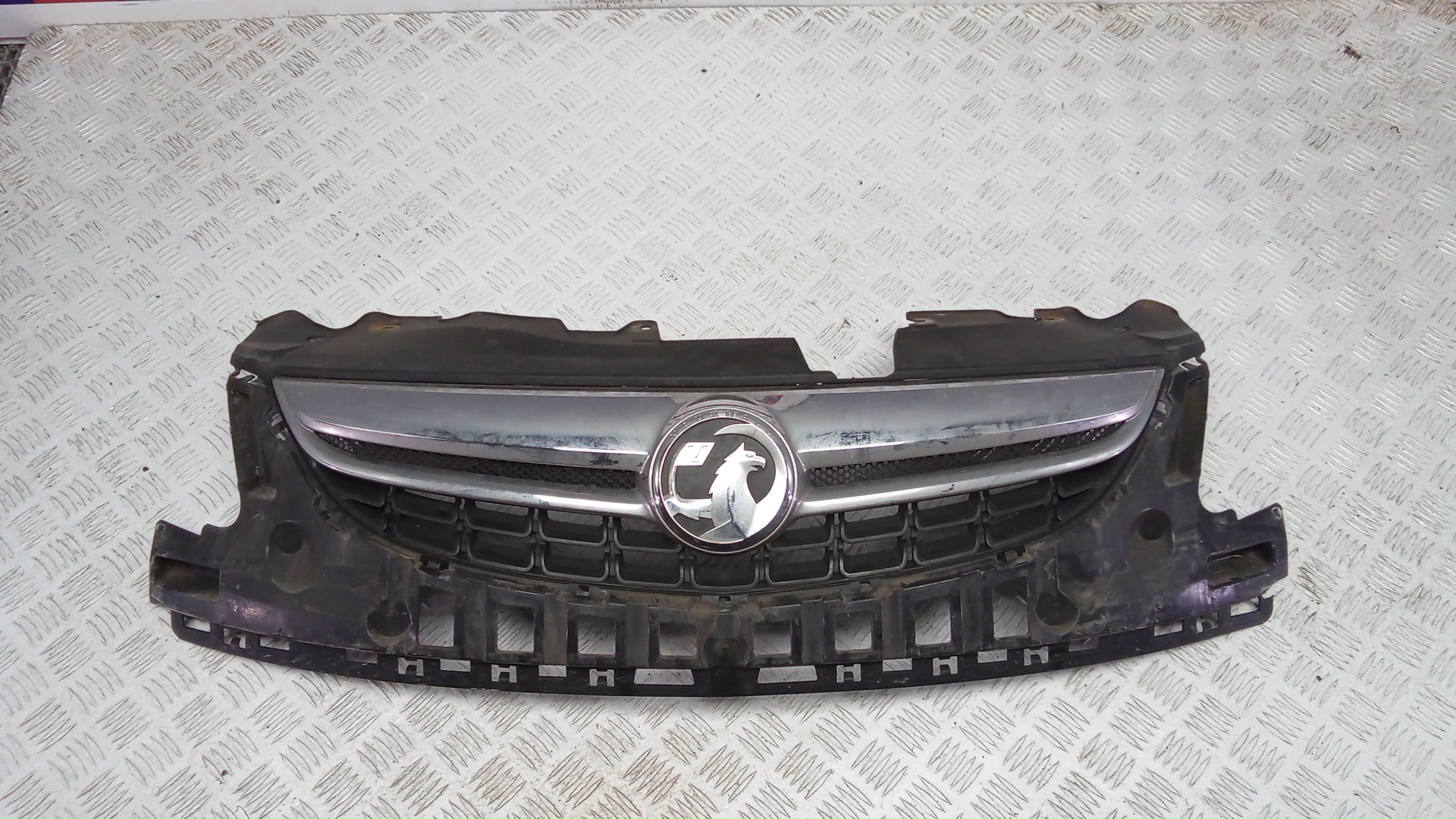 Решетка радиатора Opel Corsa D